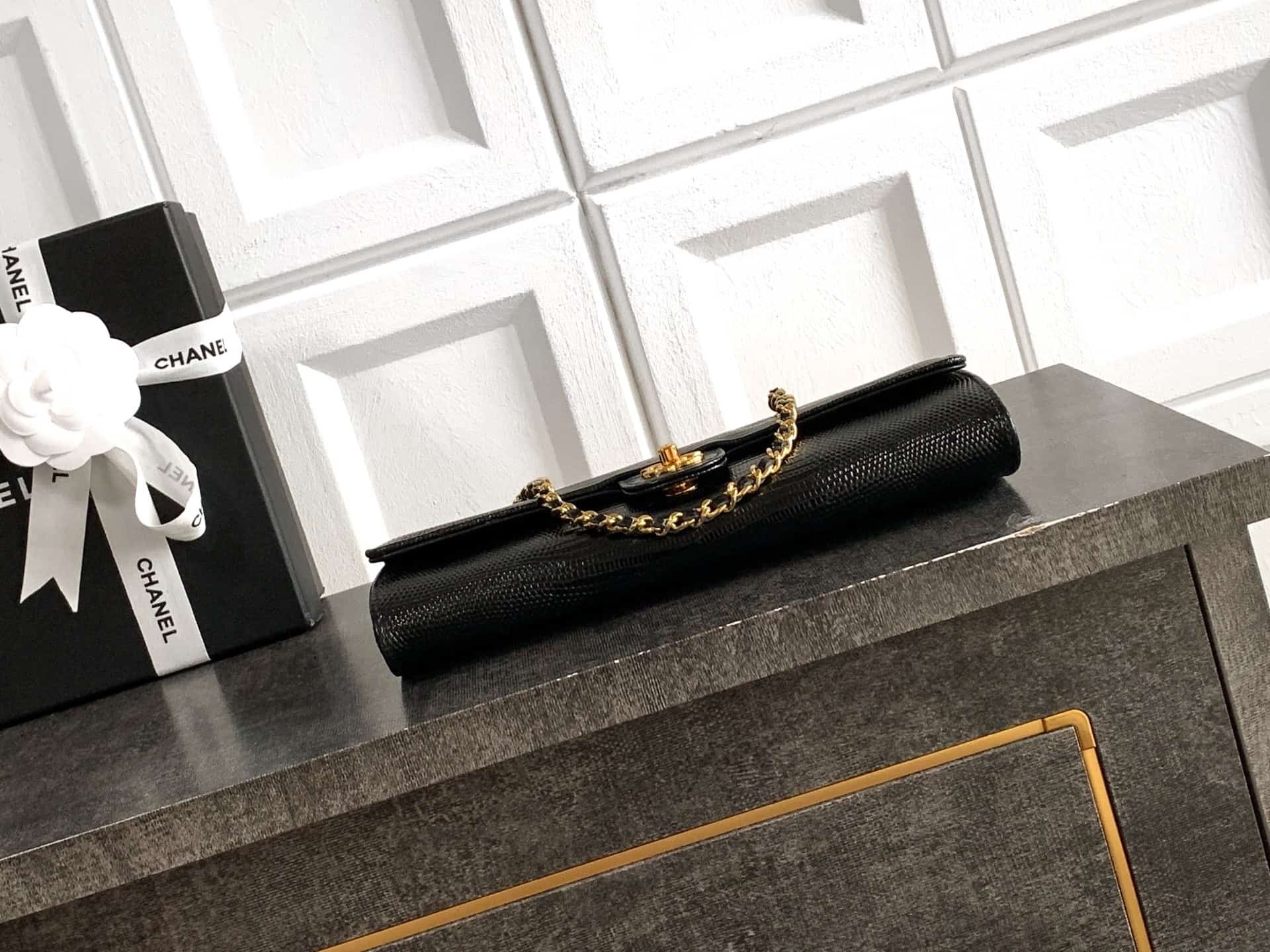 Chanel Clutch with chain Lizard Embossed Calfskin & Gold-Tone Metal Black AP5280 A