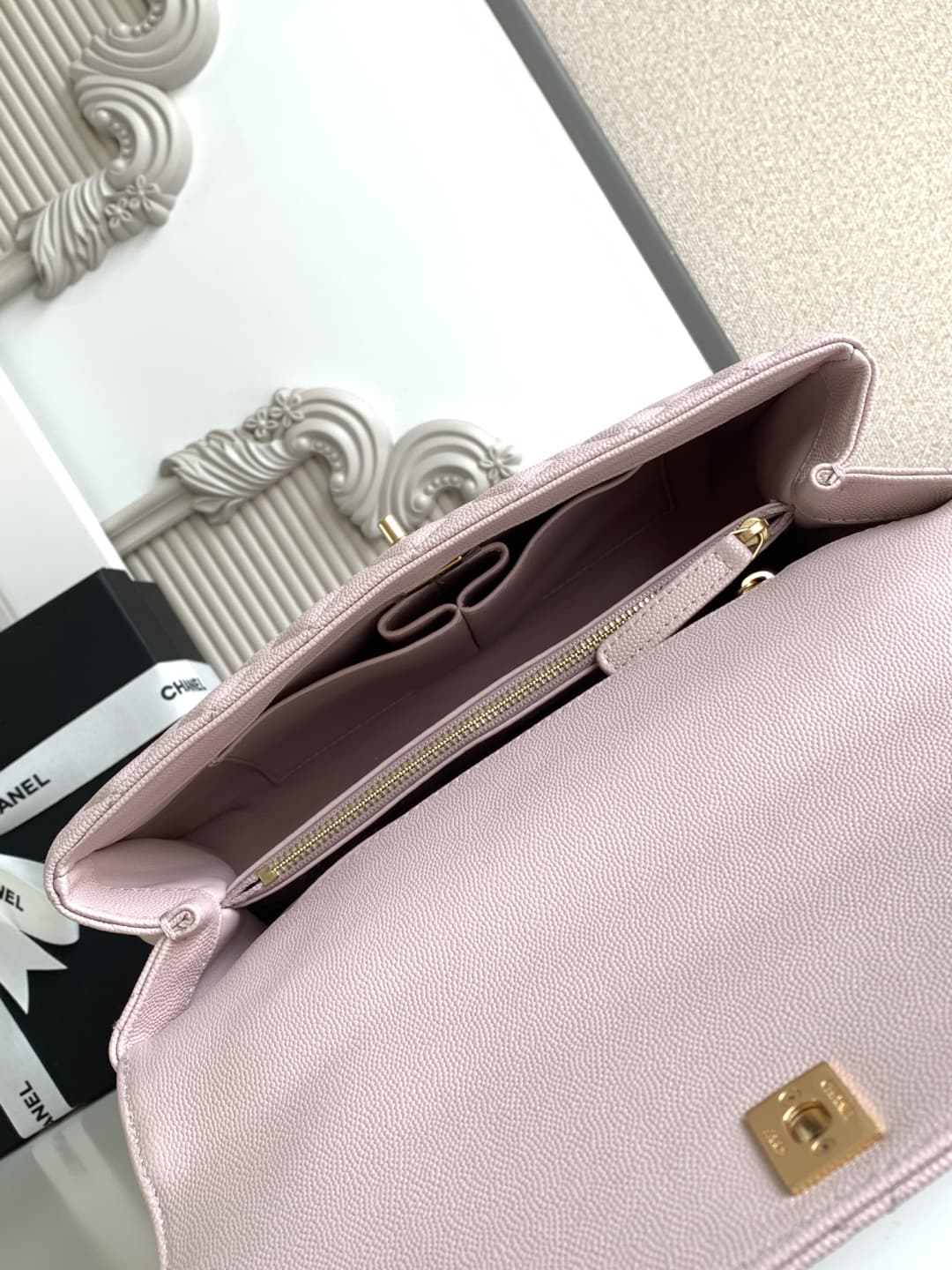 Medium FLAP BAG WITH TOP HANDLE Grained Calfskin A92991 Pink-binding Gold Metal A