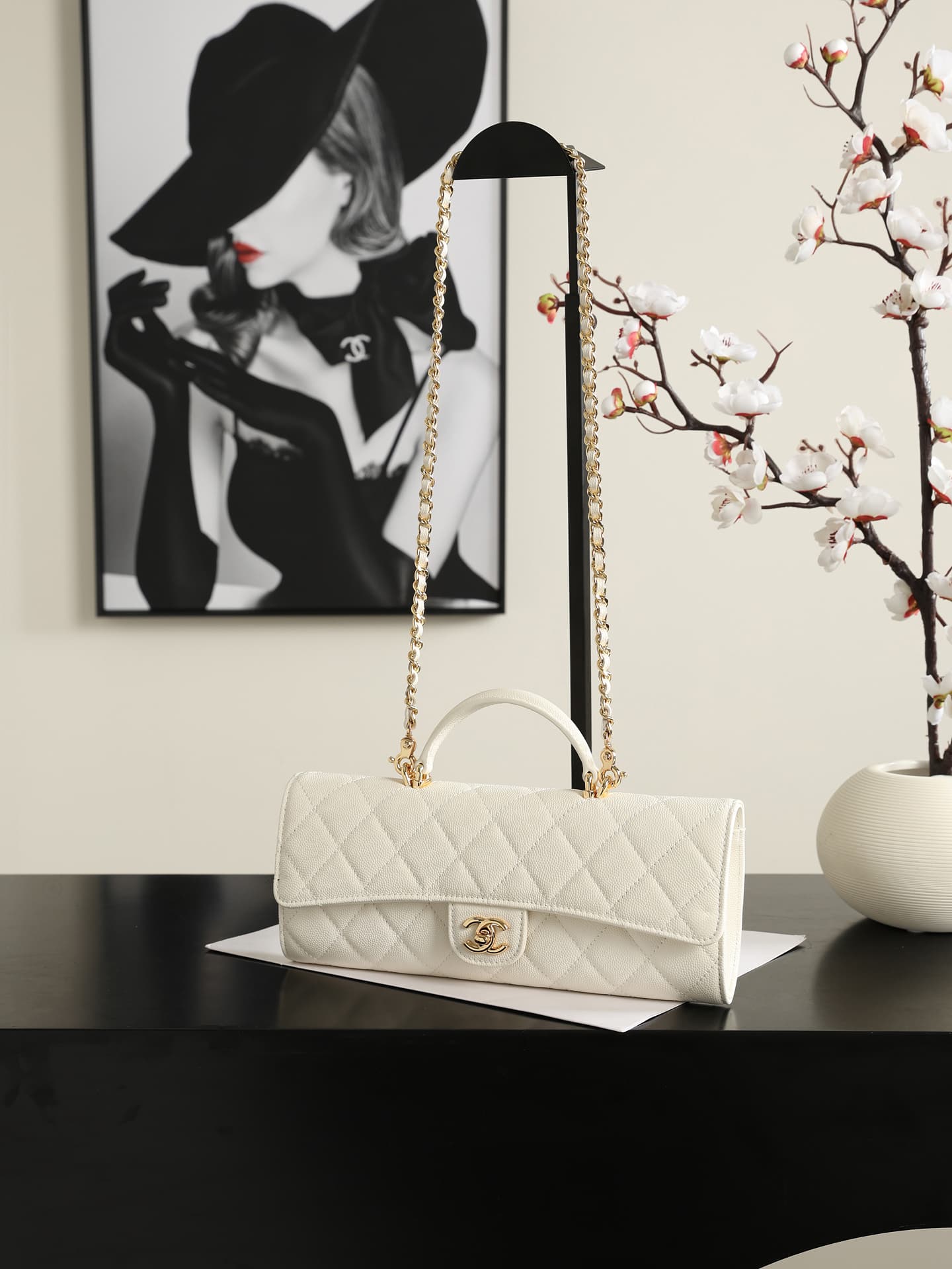 Chanel Clutch with chain Grained Calfskin & Gold-Tone Metal White AP5280 A