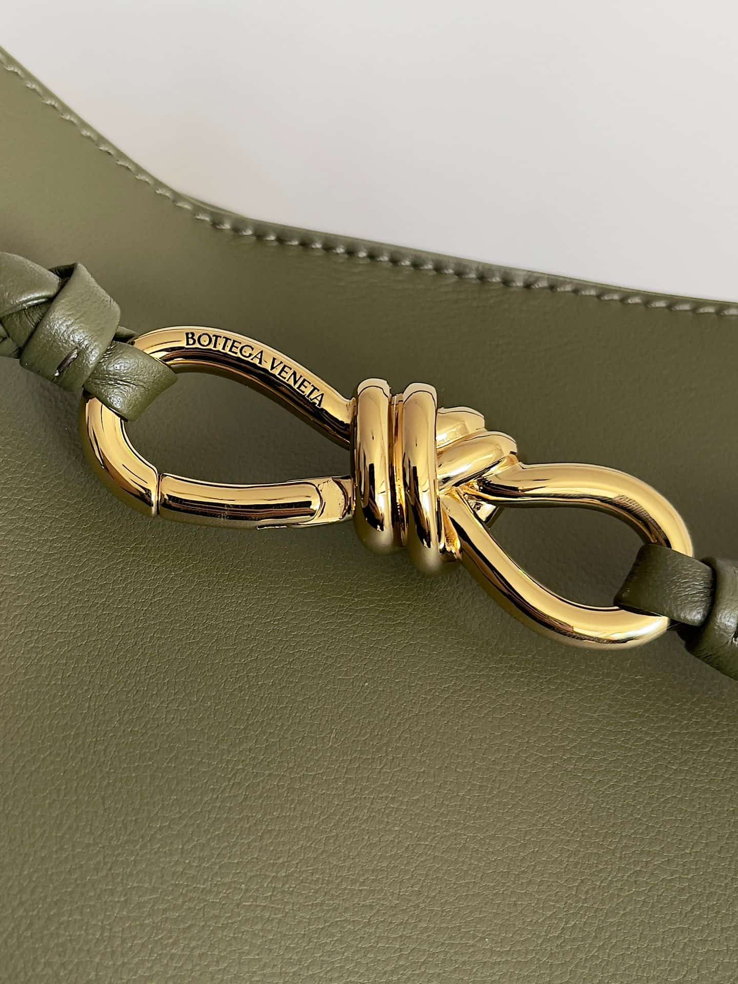 BV Andiamo Large tote bag in green calfskin leather TOP