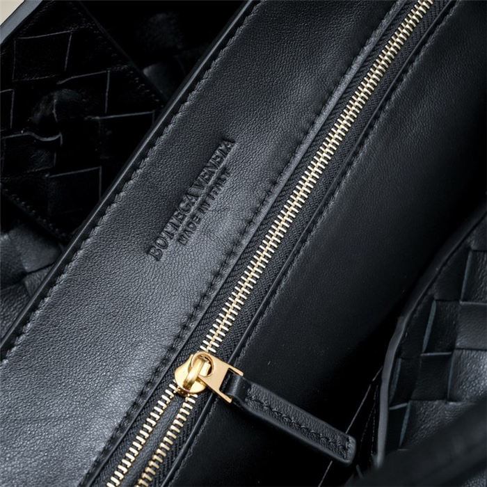 BV Andiamo Large Top handle bag Black High