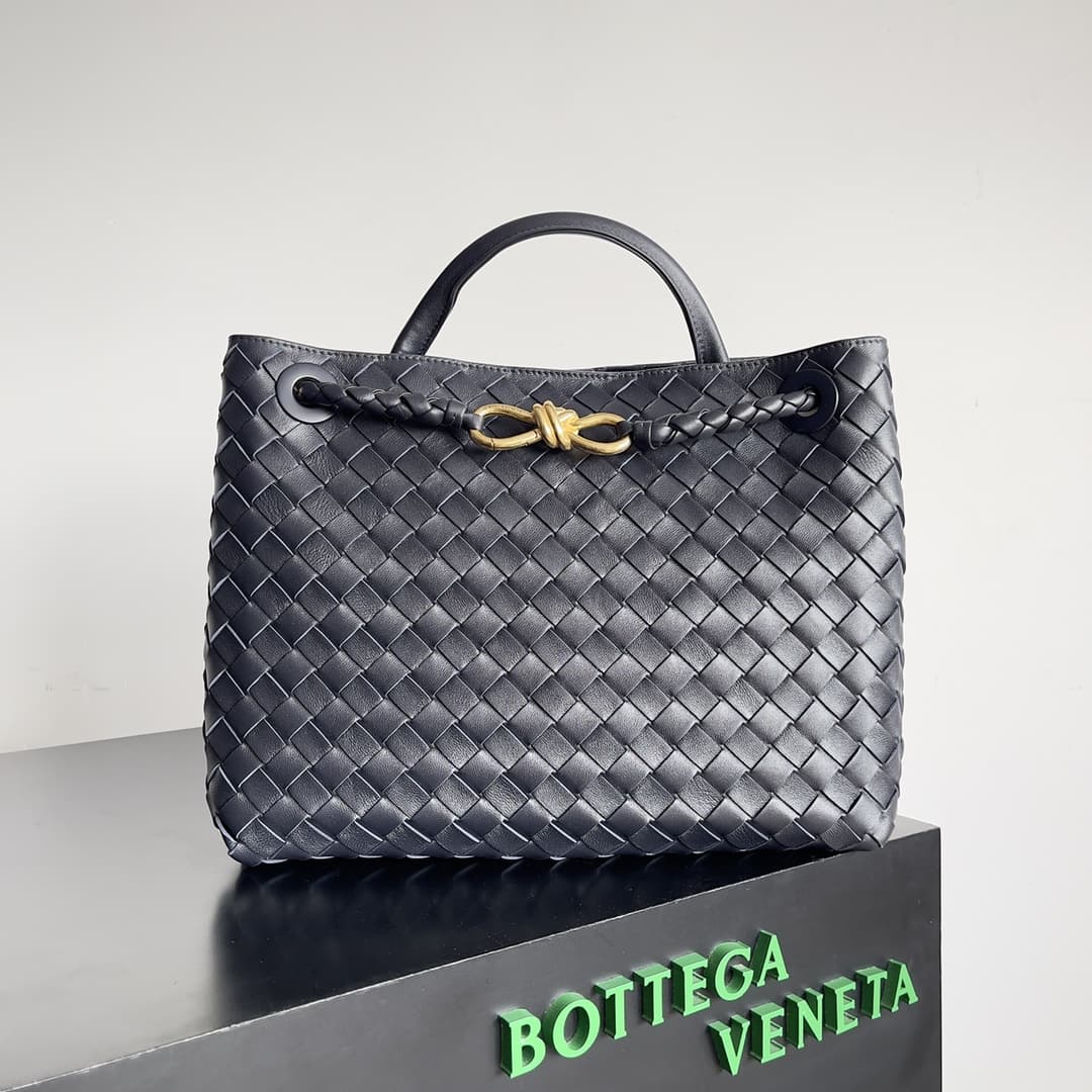 Medium Andiamo Top handle bag Black Top