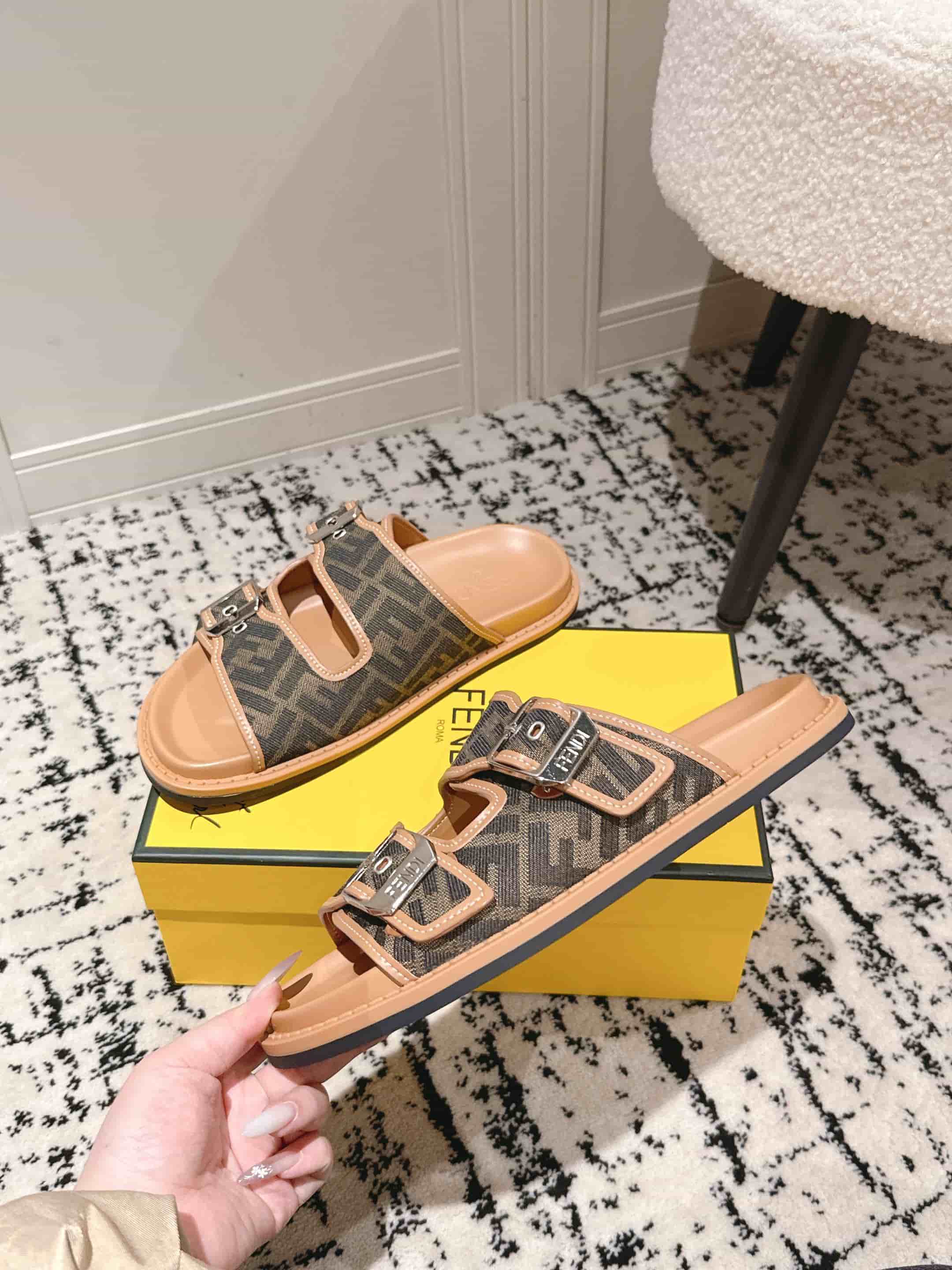 Fendi Feel Sandal Shoes Men