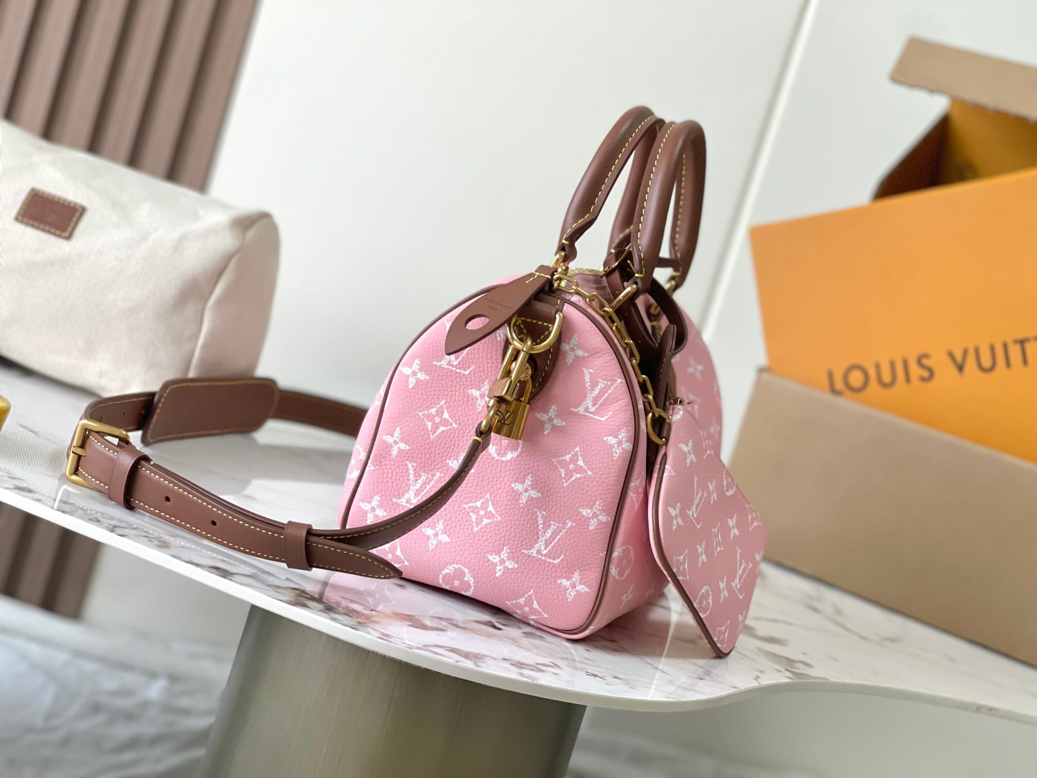 Louis Vuitton Speedy P9 Bandoulière 25 Calf leather M15279 Pink Sakura TOP