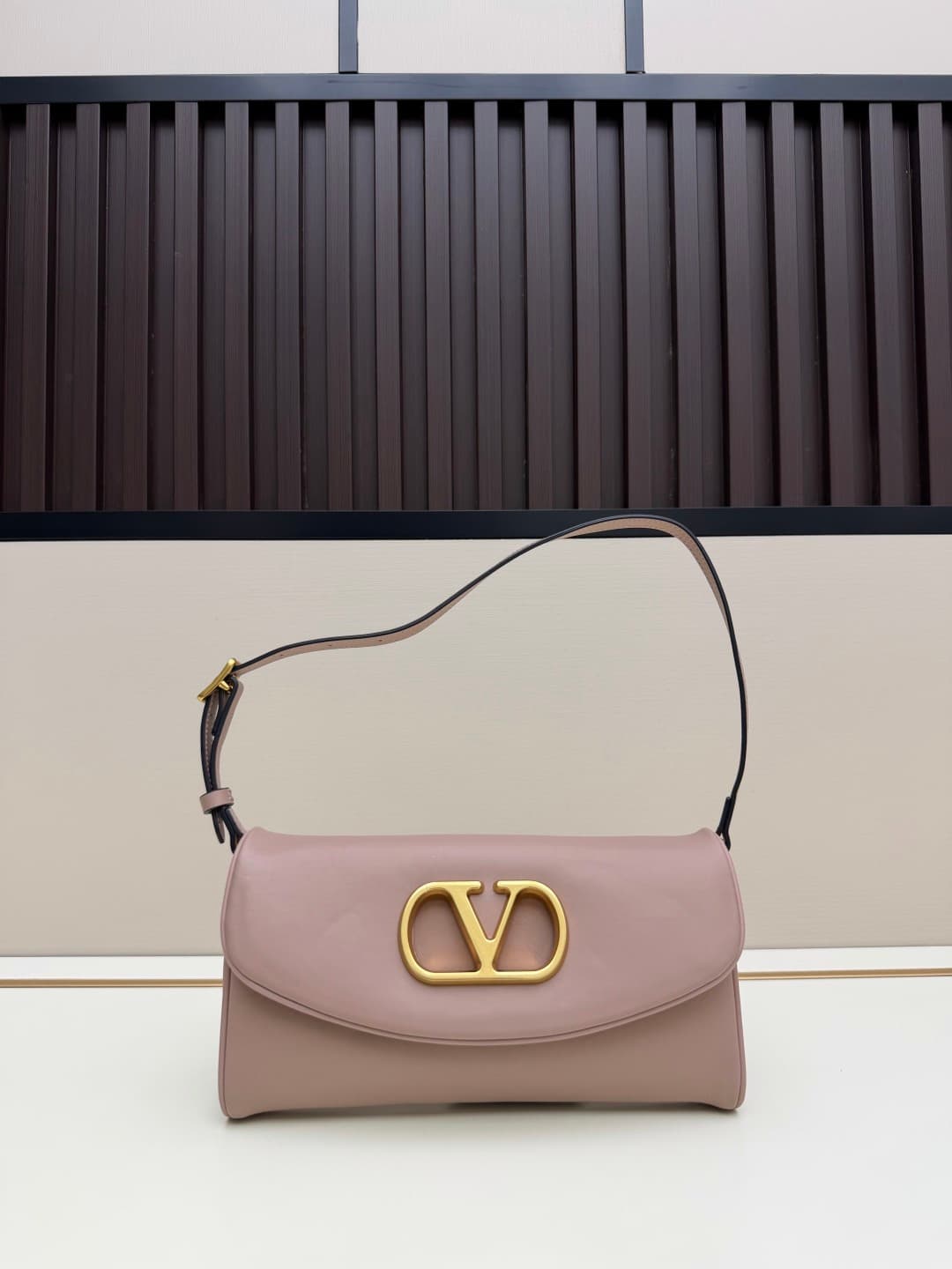 Valentino Garavani Devain Small Nappa Shoulder Bag Pink High