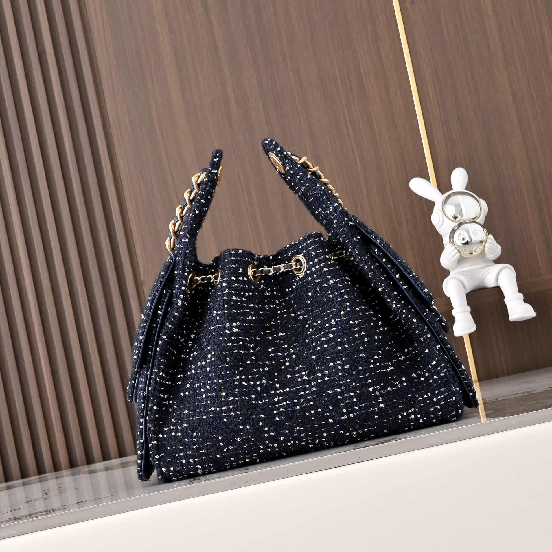 Chanel 25 Small Hobo handbag AS5293 Wool Tweed & Gold-Tone Metal Dark Blue&White A