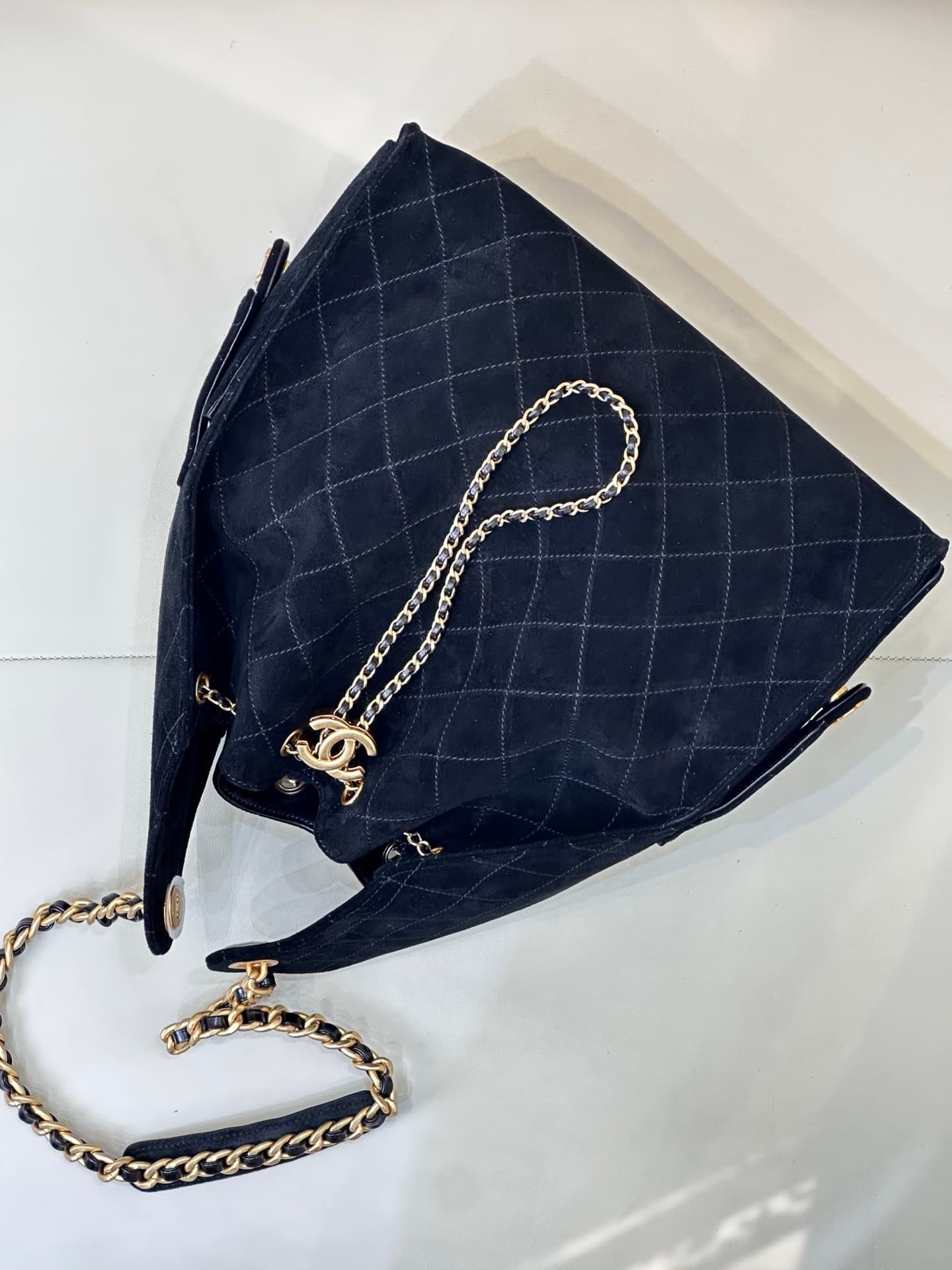 Chanel 25 Medium Hobo handbag AS5311 Suede &Gold-tone Metal Black TOP