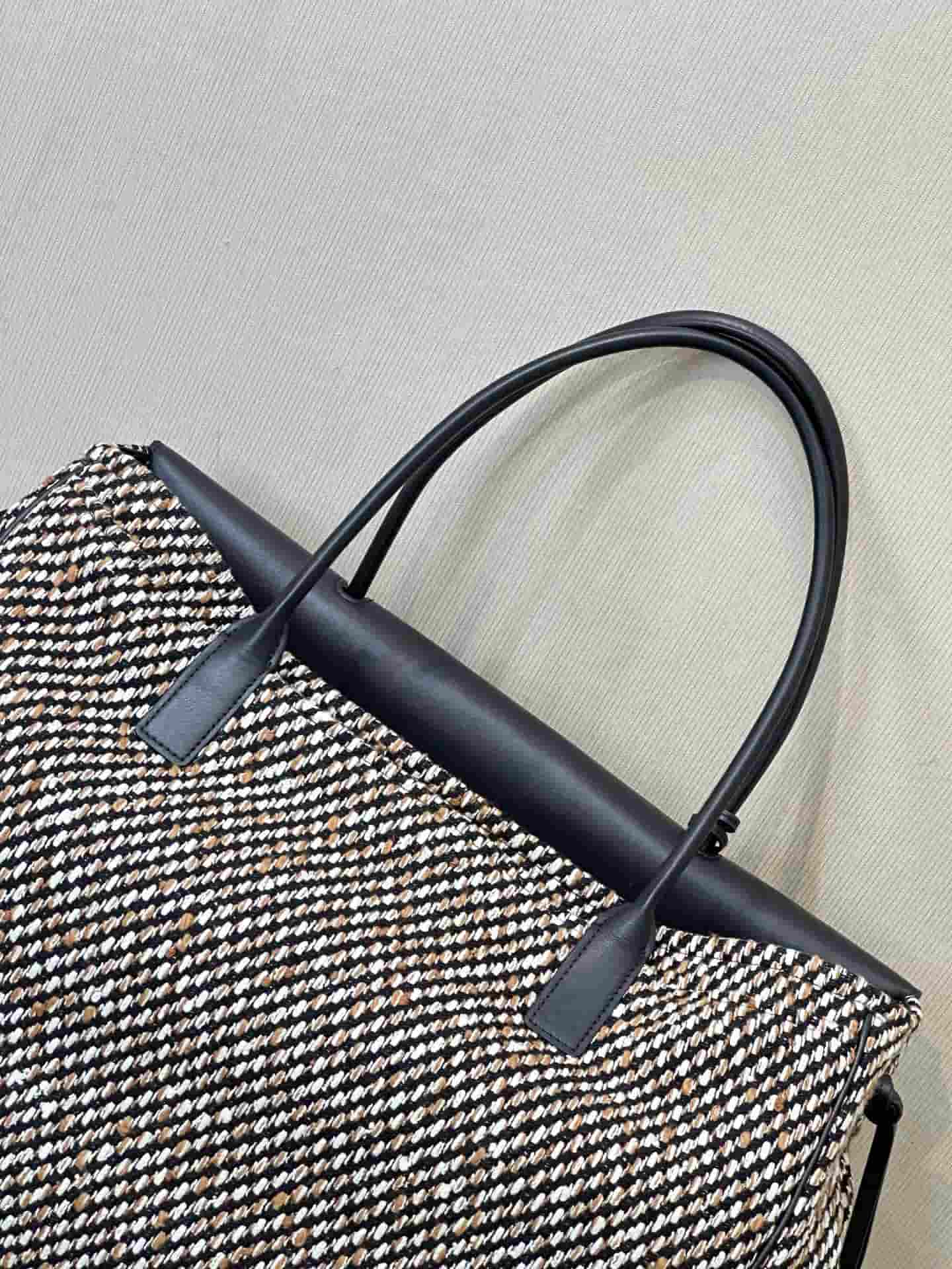 Chanel Large Shopping Bag Tweed with Calfskin & Gold-Tone Metal AS6289 TOP