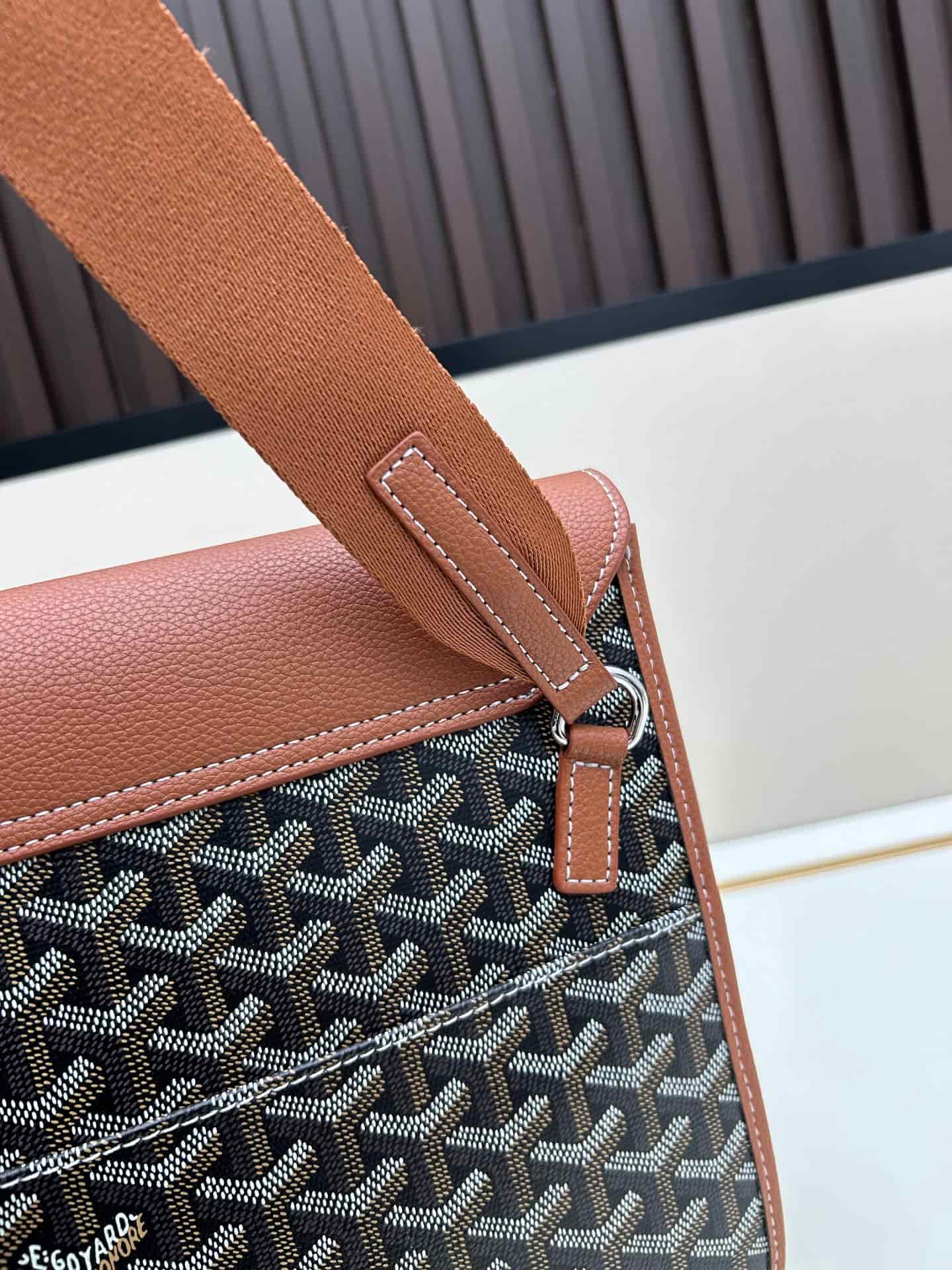 Goyard Coursier Messenger Bag Brown Mid