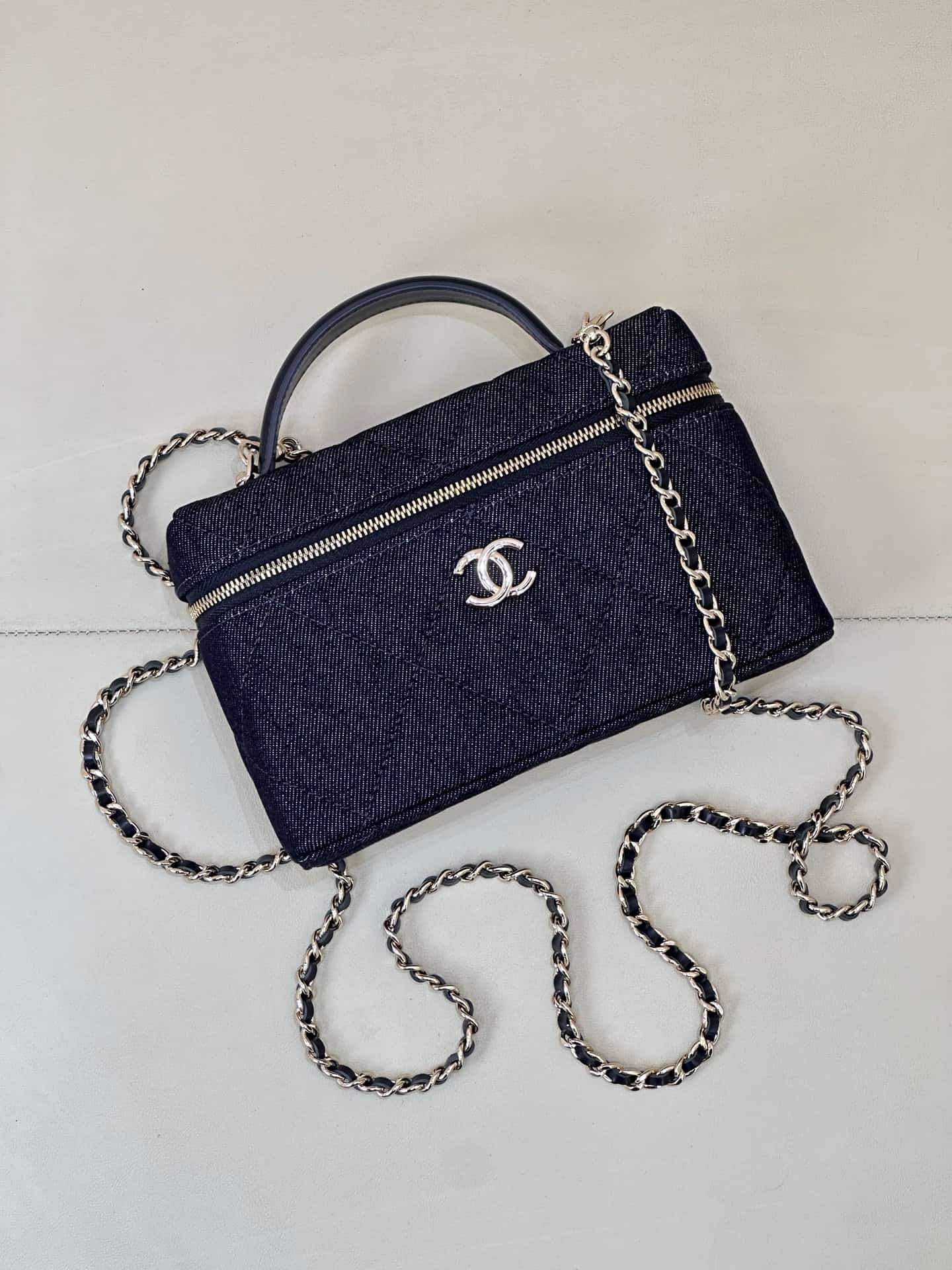 Chanel Vanity with Chain Denim & Gold-Tone Metal Dark Blue  AP4936 TOP