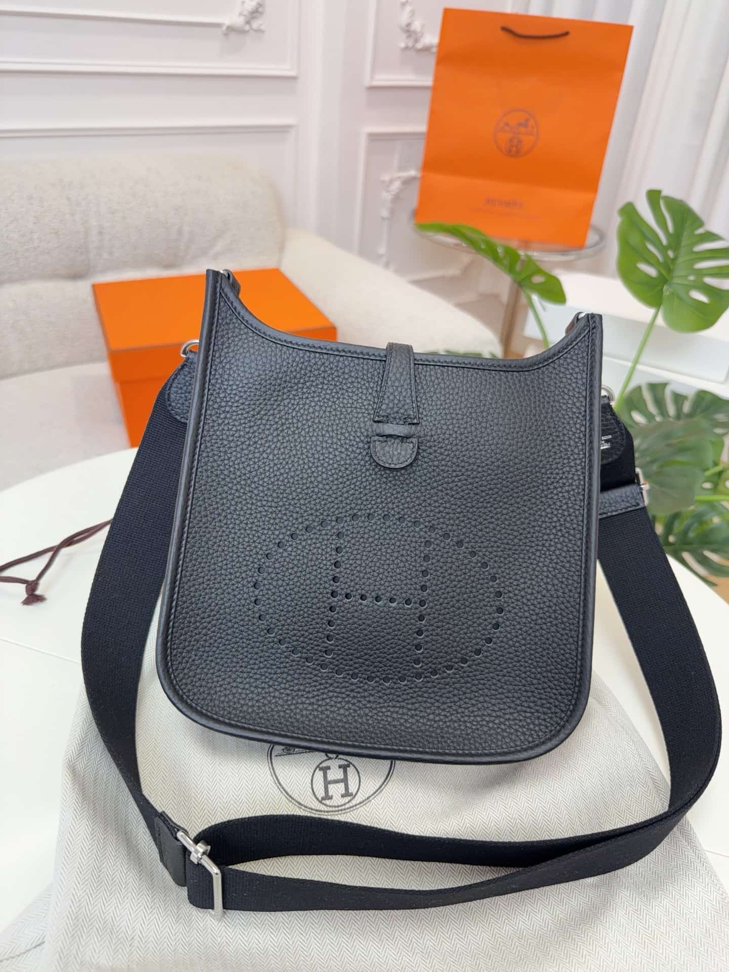Hermes Evelyne Mini 23 Bag Calfskin In Black WAX High