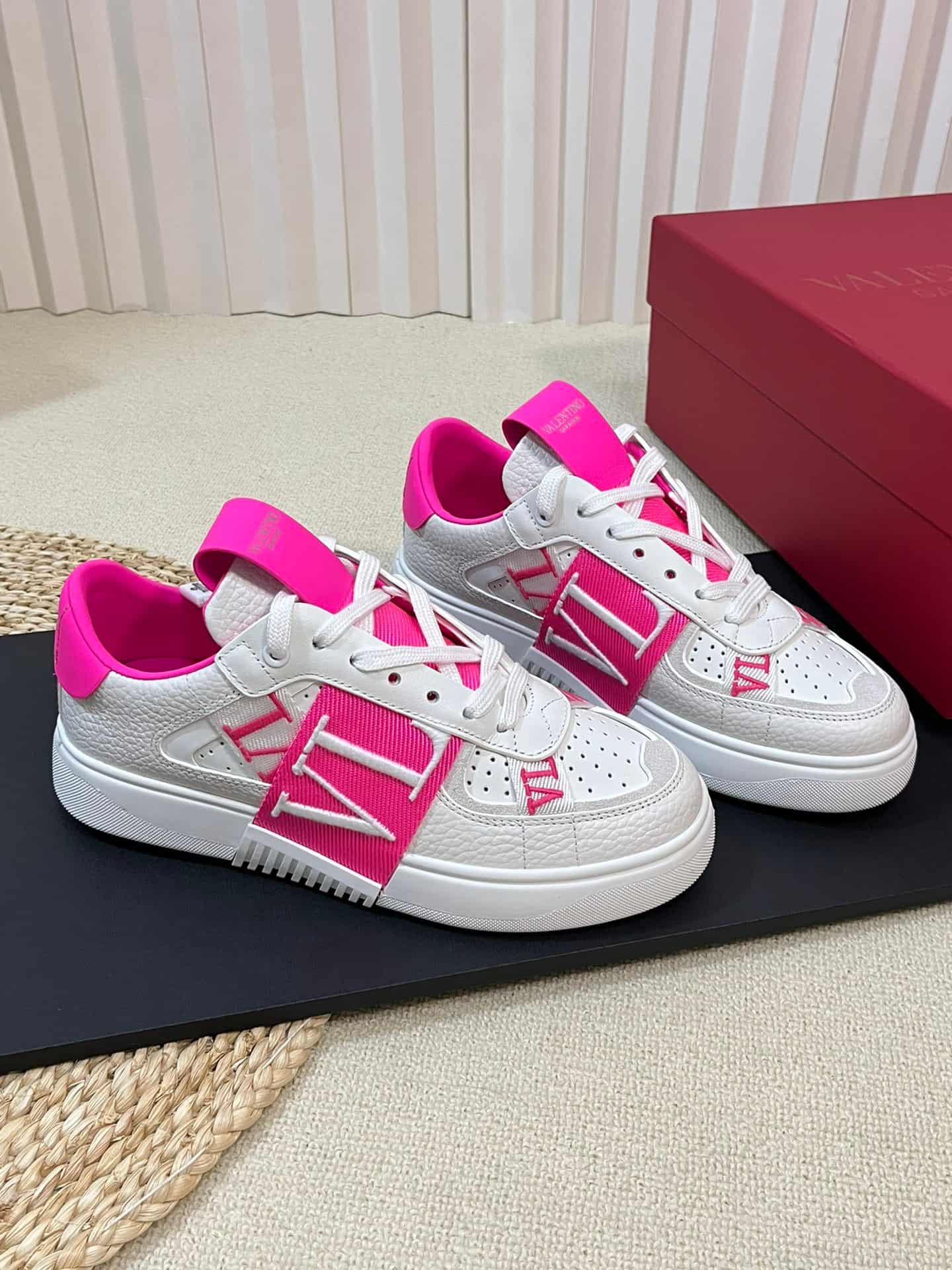 Valentino Garavani VLTN low-top Sneakers Men Women