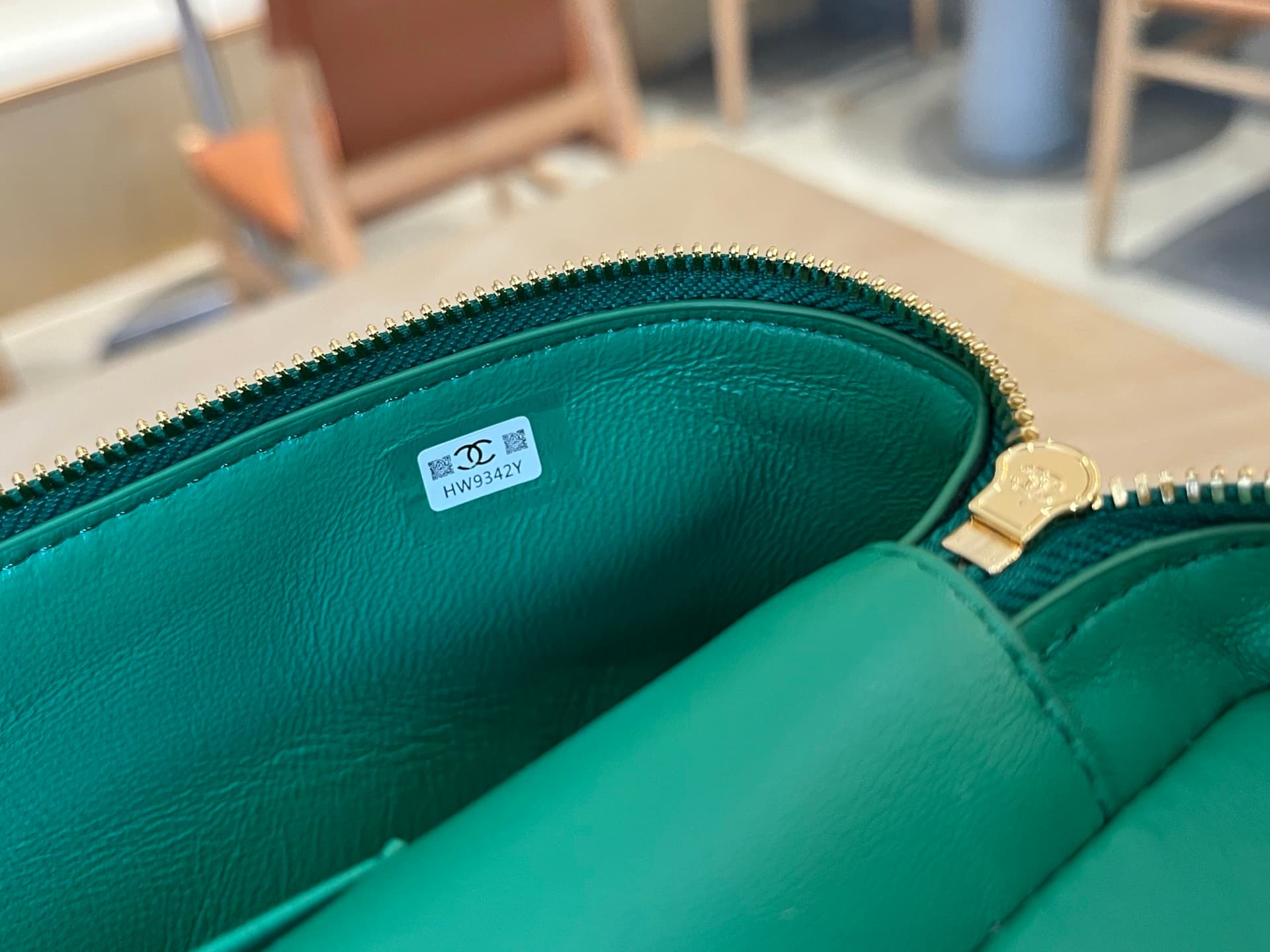 Chanel Vanity with Chain Crocodile-embossed leather& Gold-Tone Metal Green AP5438 A