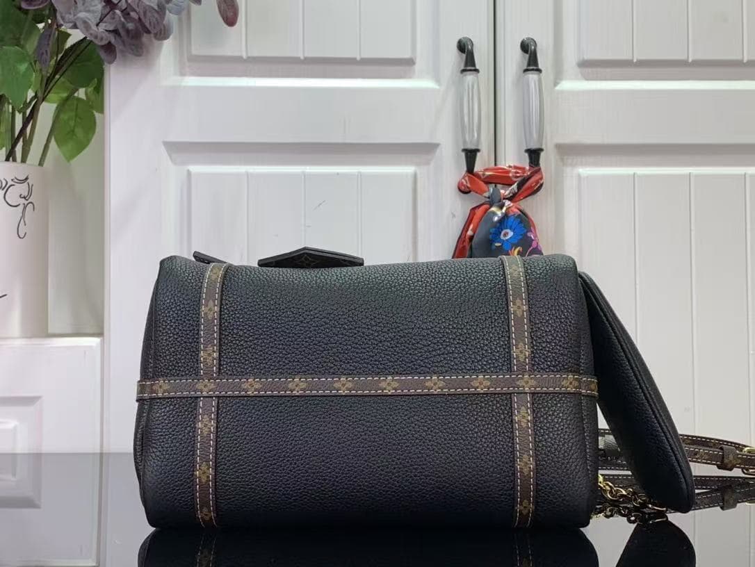 Louis Vuitton Express PM Calfskin leather M26039 Top