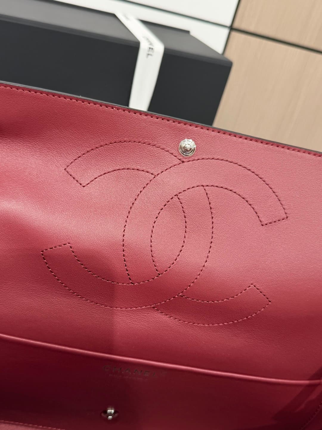 Chanel Maxi Flapbag Grained Calfskin & Silver-Tone Metal Black AS6231 A