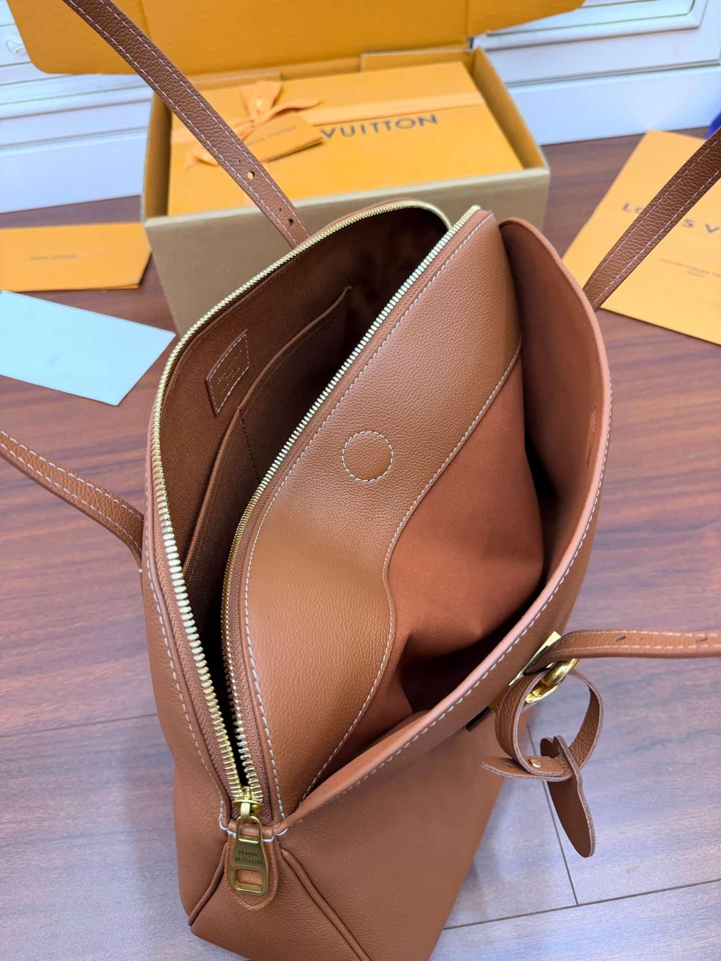 Louis Vuitton Low Key Duffle Tote Cognac Calf leather M26688 TOP