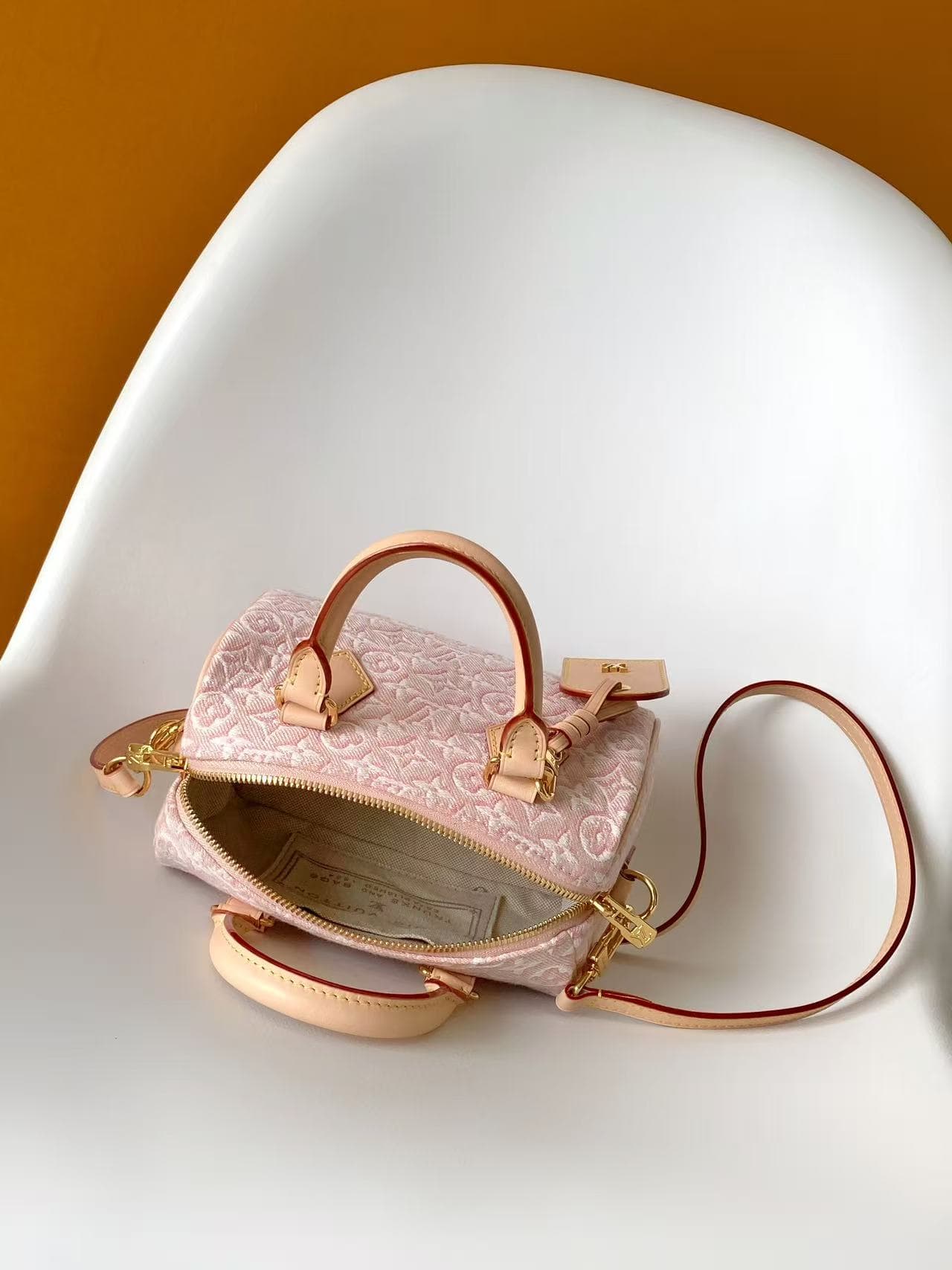 Louis Vuitton Speedy Bandoulière 20 Monogram Emblème Rose Ruban M2A039 High