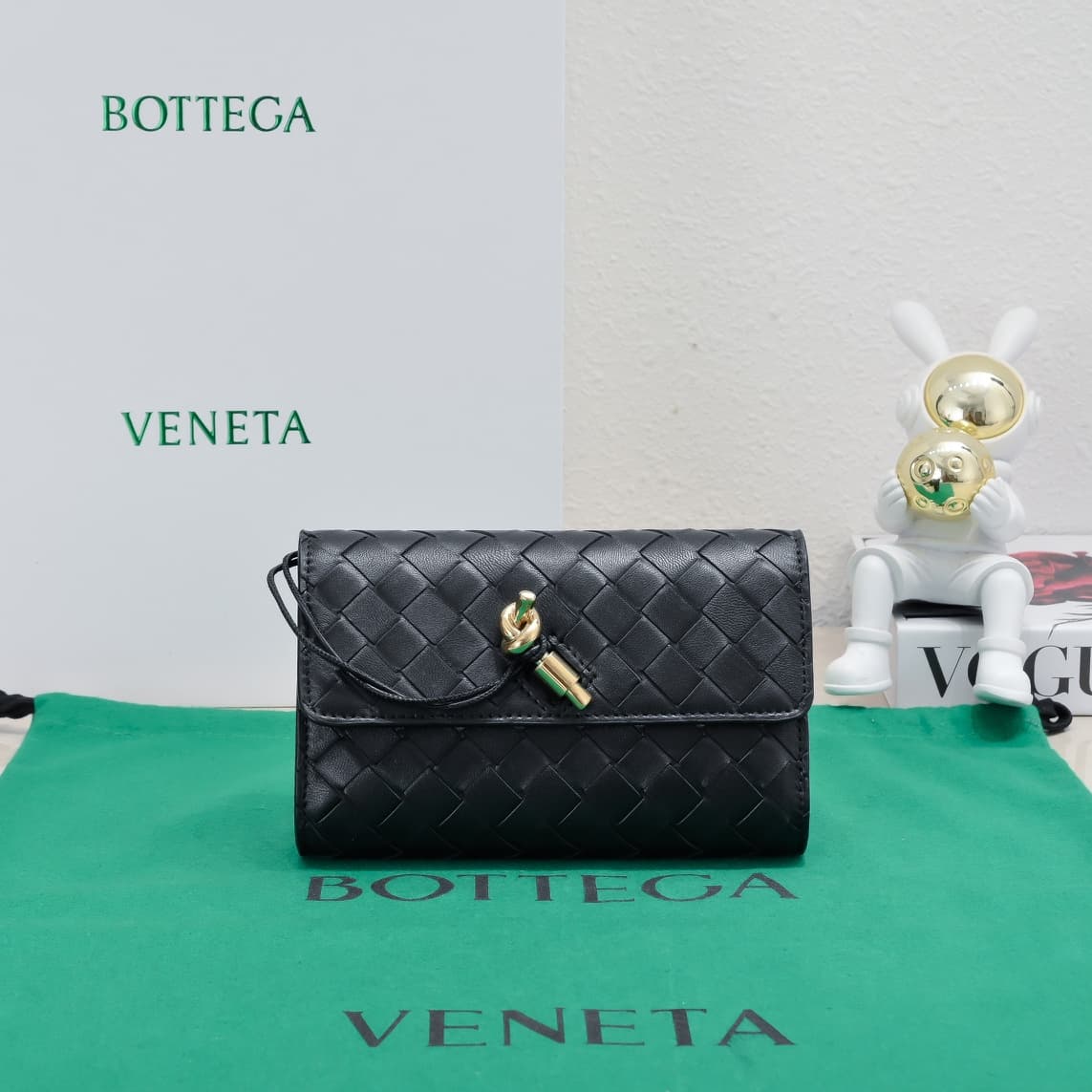 BV Andiamo Clutch Black High