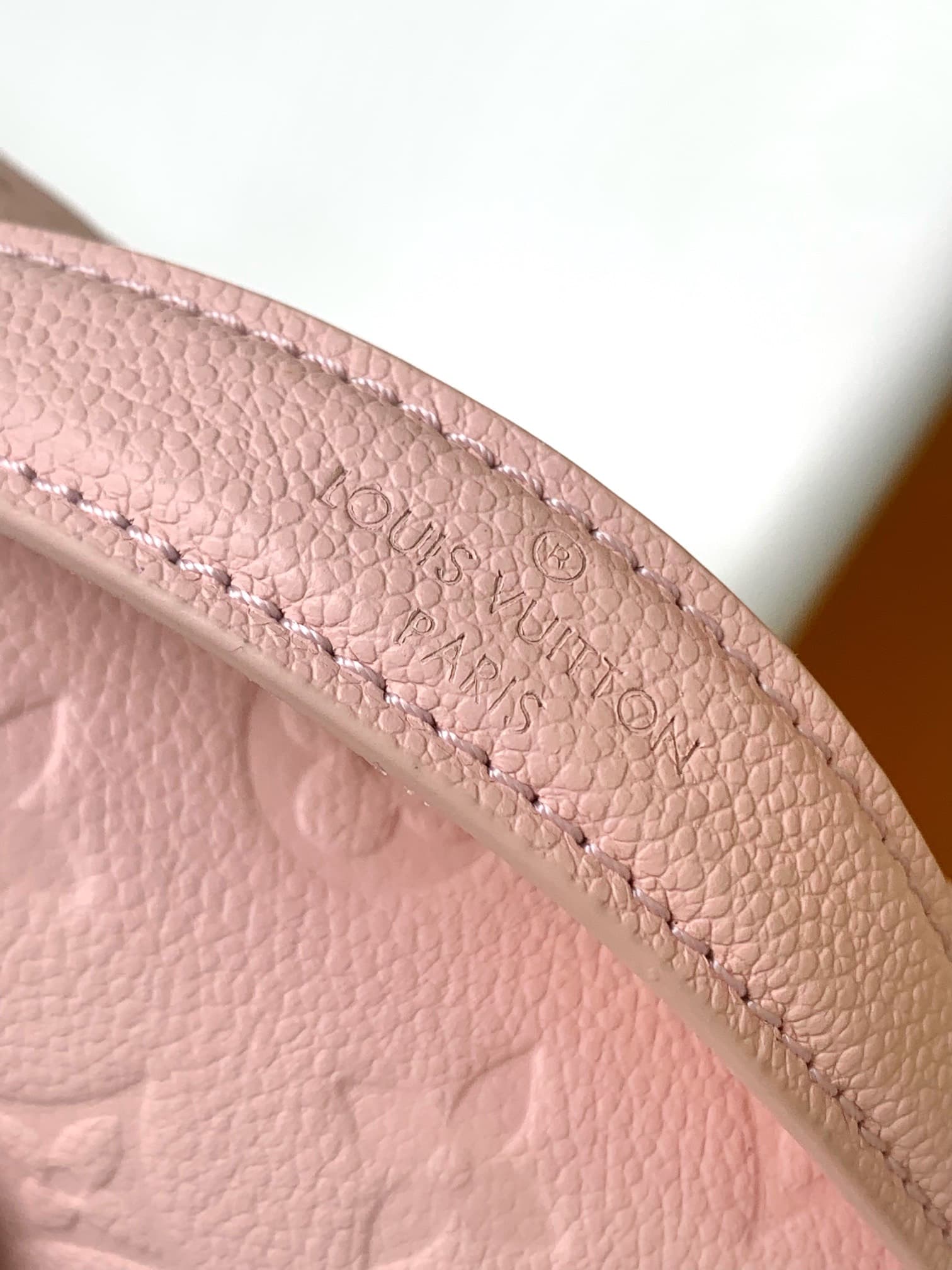 Louis Vuitton POCHETTE MÉTIS EAST WEST Pink Grained cowhide leather M47045 High