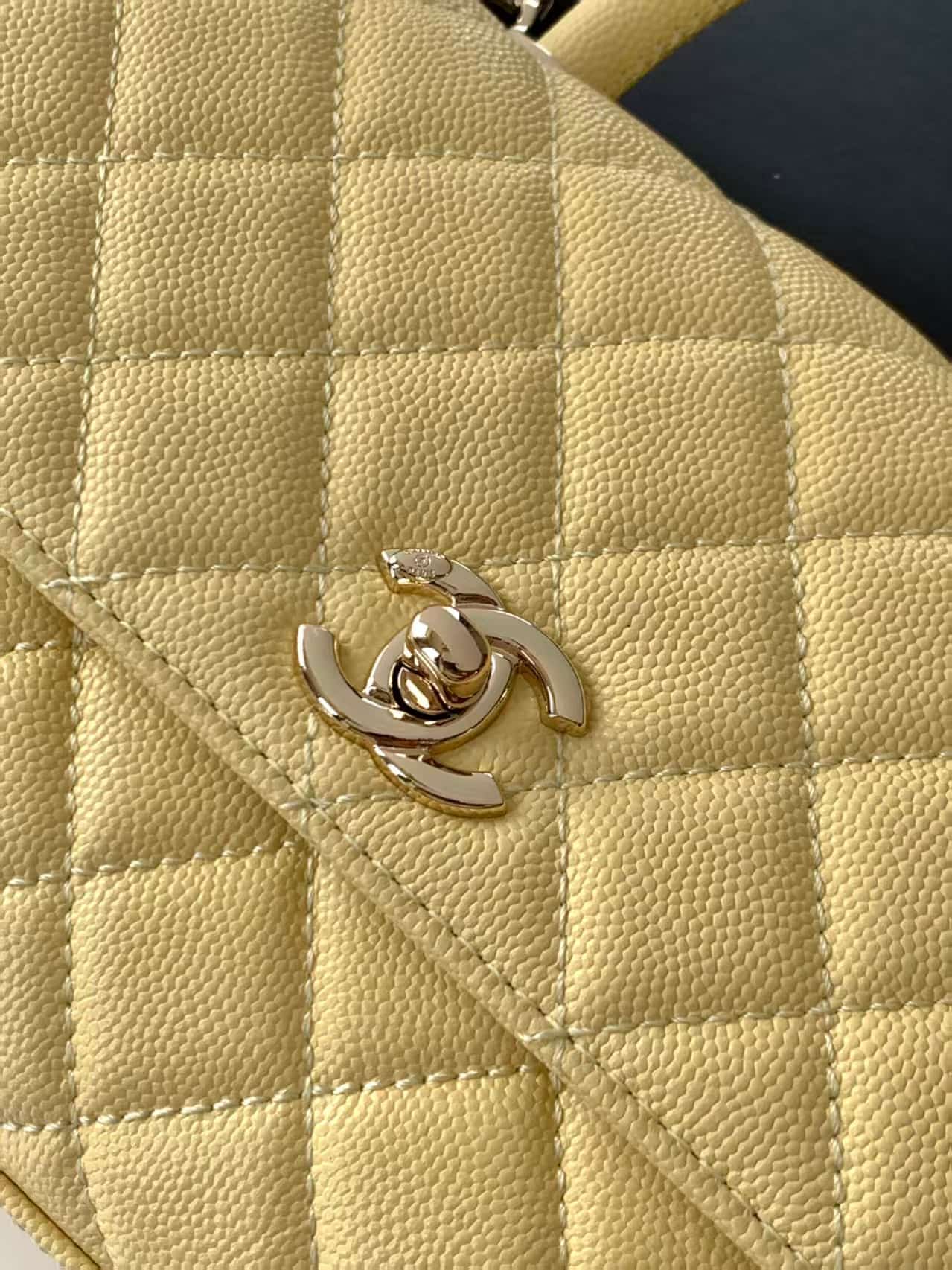 SMALL FLAP BAG WITH TOP HANDLE Grained Calfskin Yellow-binding Gold Metal High