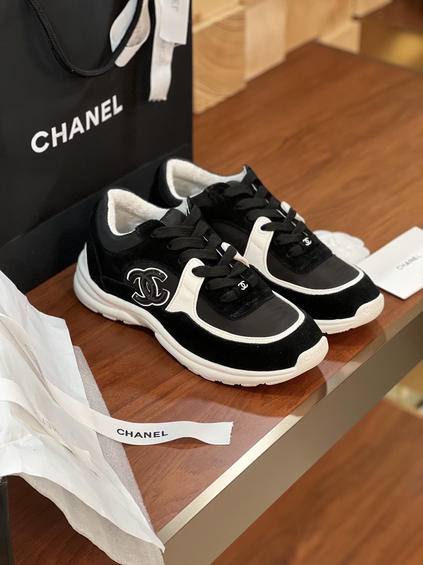 Chanel Sneaker Shoes Men Women
