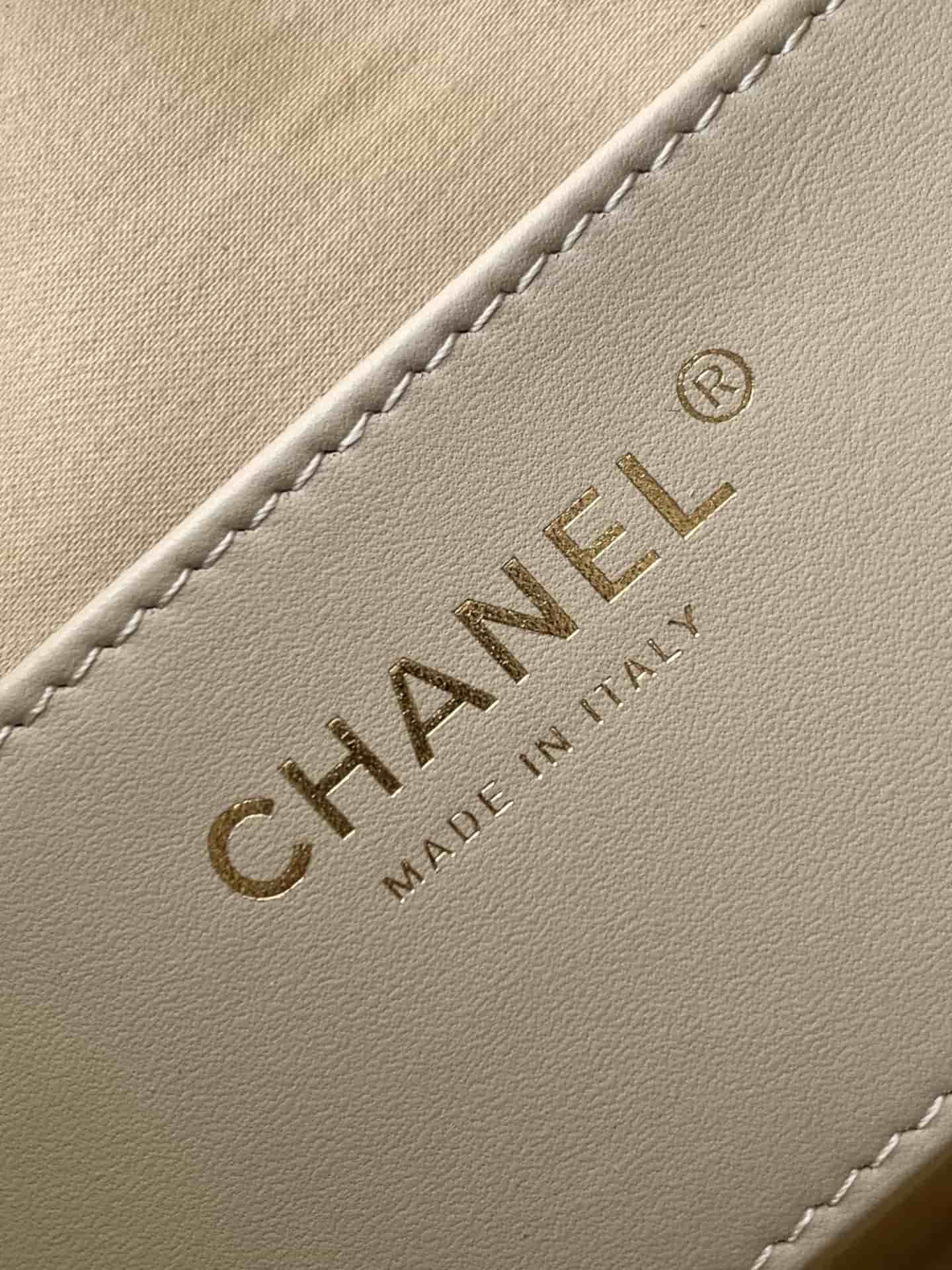 Chanel 25 Mini Hobo handbag AS5631 Grained calfskin & gold-tone metal Gold A