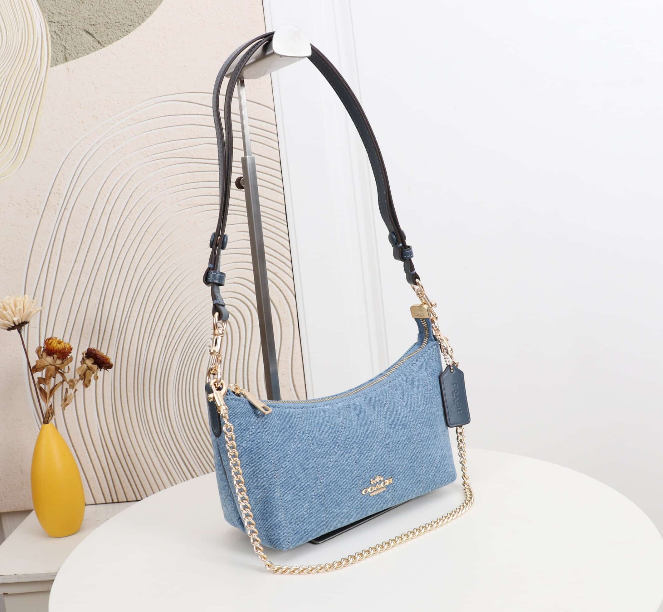 Coach Caitlin Shoulder Bag With Quilting Denim/Gold/Indigo High