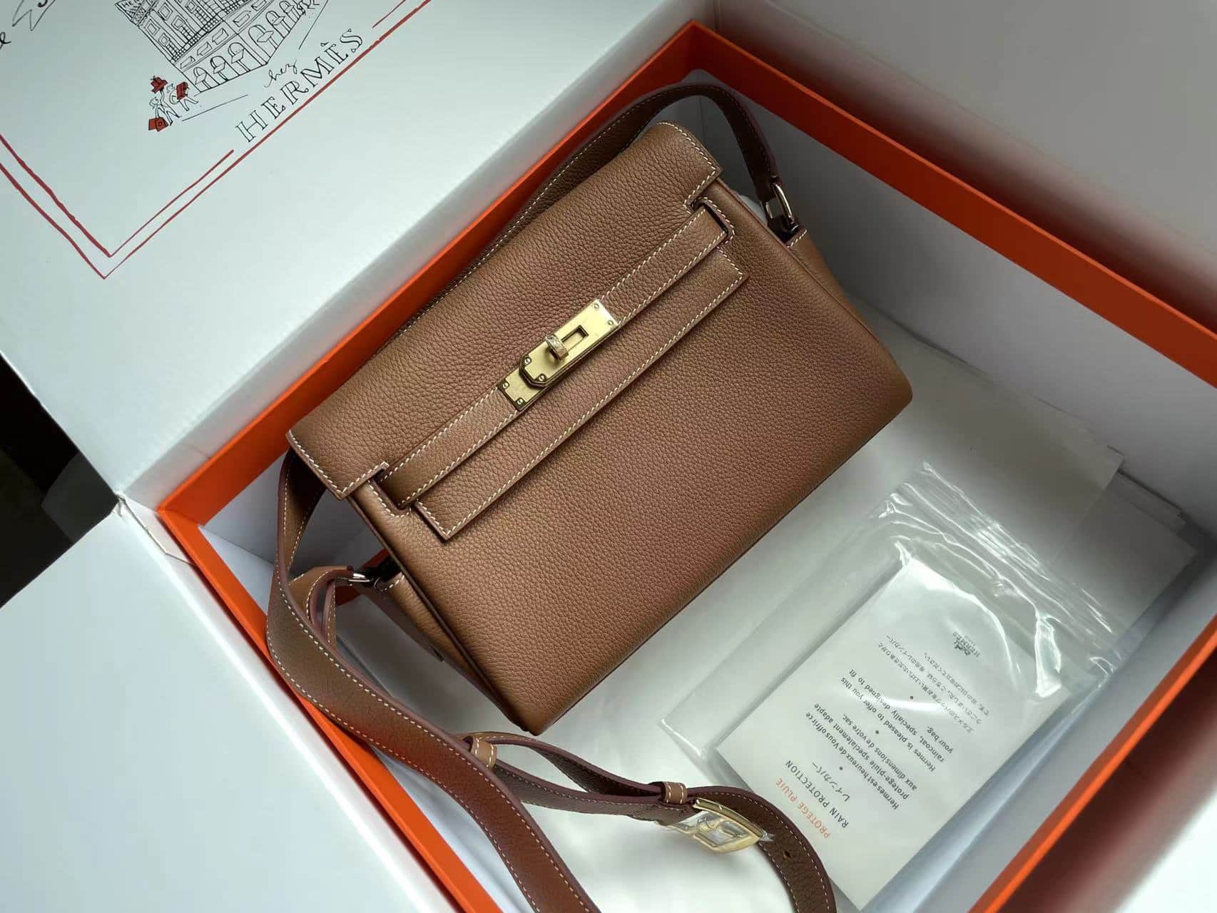 Hermes Kelly Messenger 25cm Taurillon Clemence Leather In Gold WAX