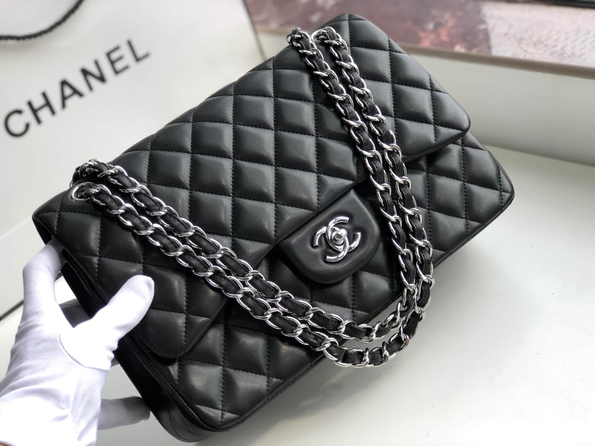 Large CLASSIC HANDBAG Lambskin Silver Metal Black A