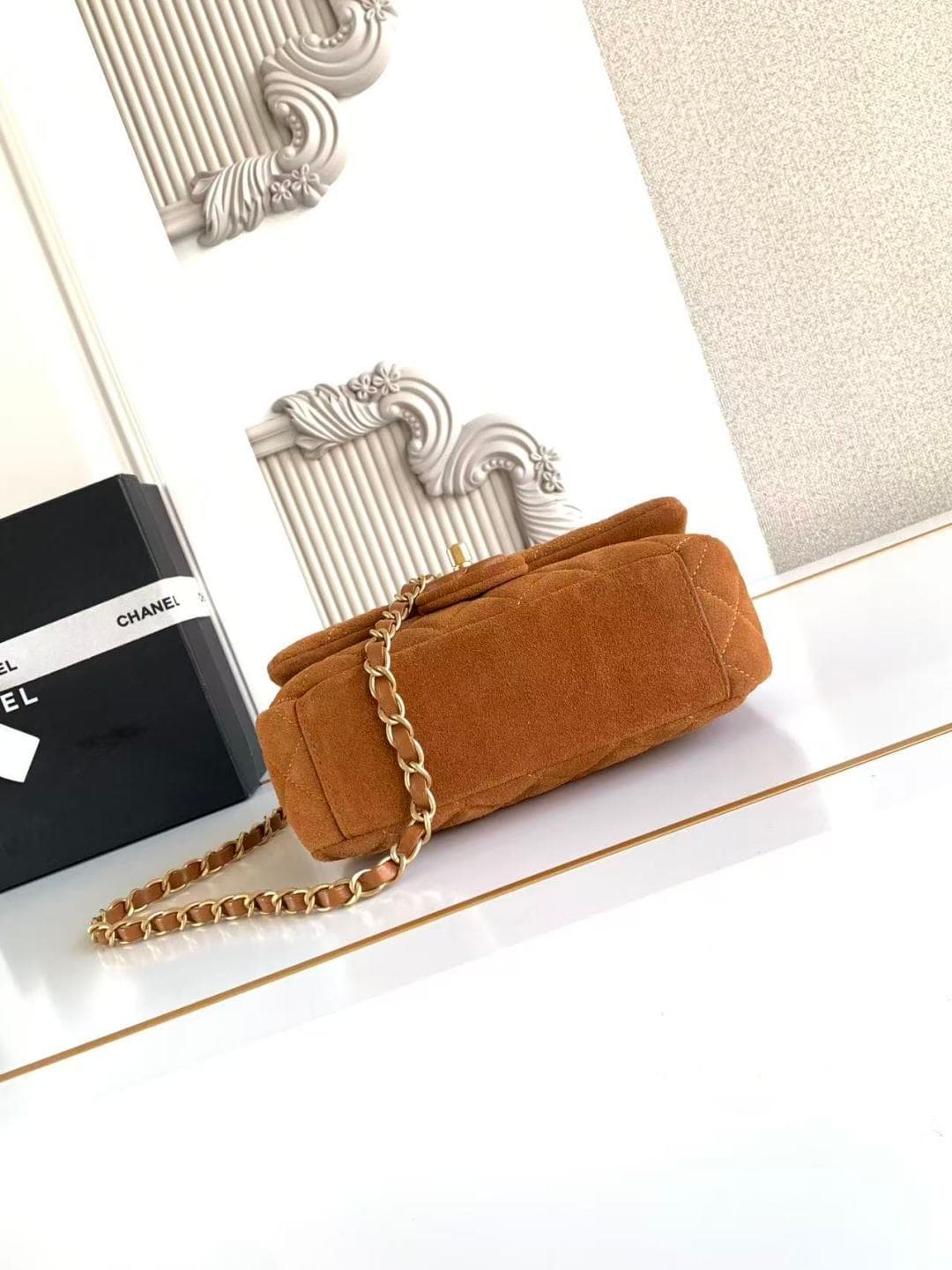 Chanel Classic Flap bag in Tan Suede & Gold-Tone Metal AS5989 A