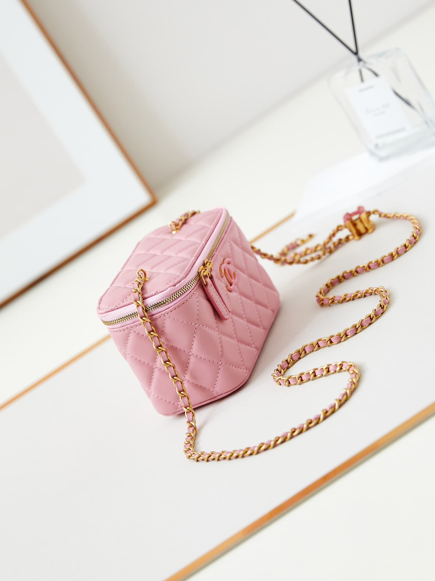 Chanel Vanity with Chain AP3940 Lambskin Pink A