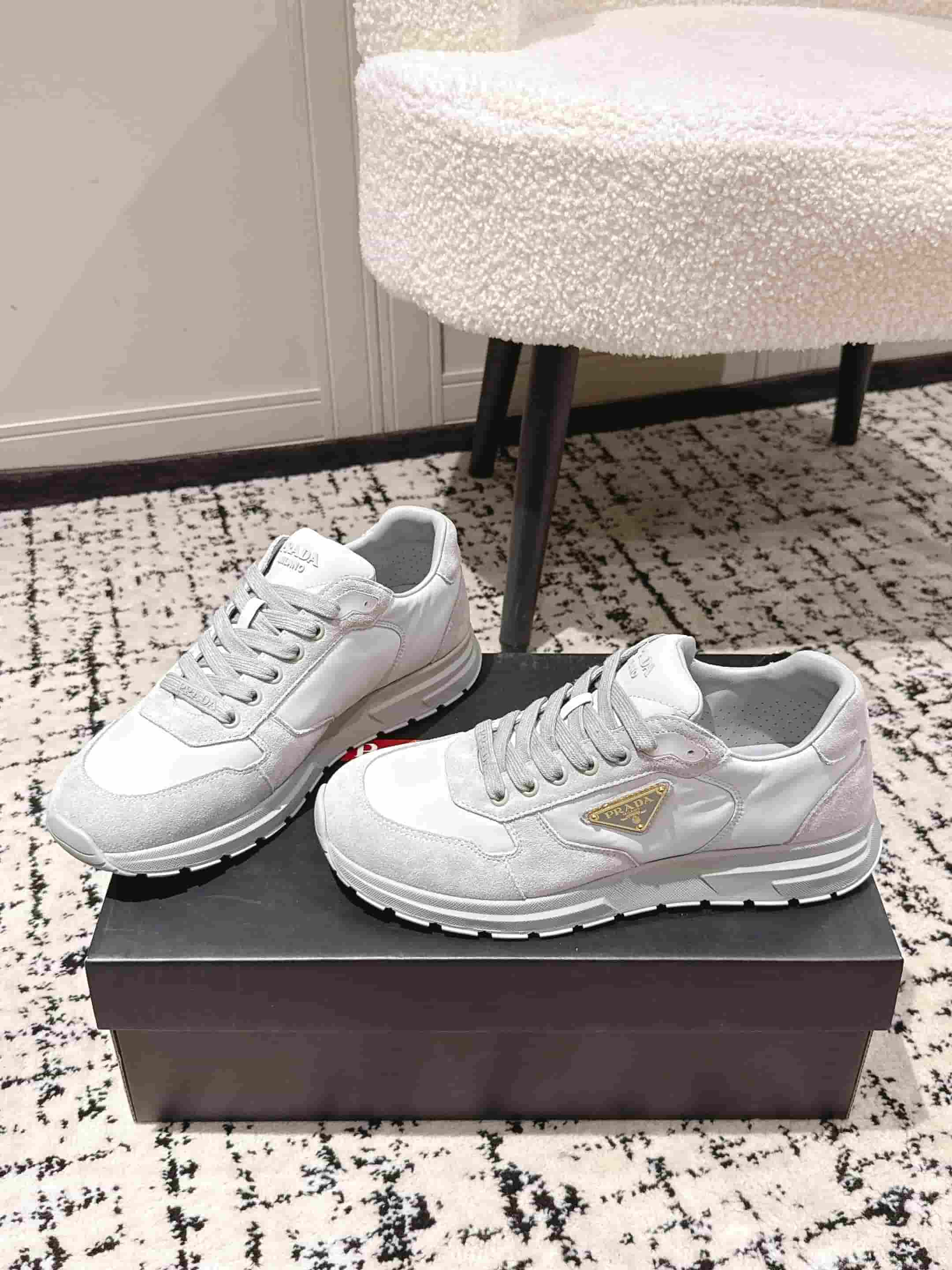 Prada Cloudy Gray Prax 2.0 Re-nylon And Suede Sneakers shoes Men