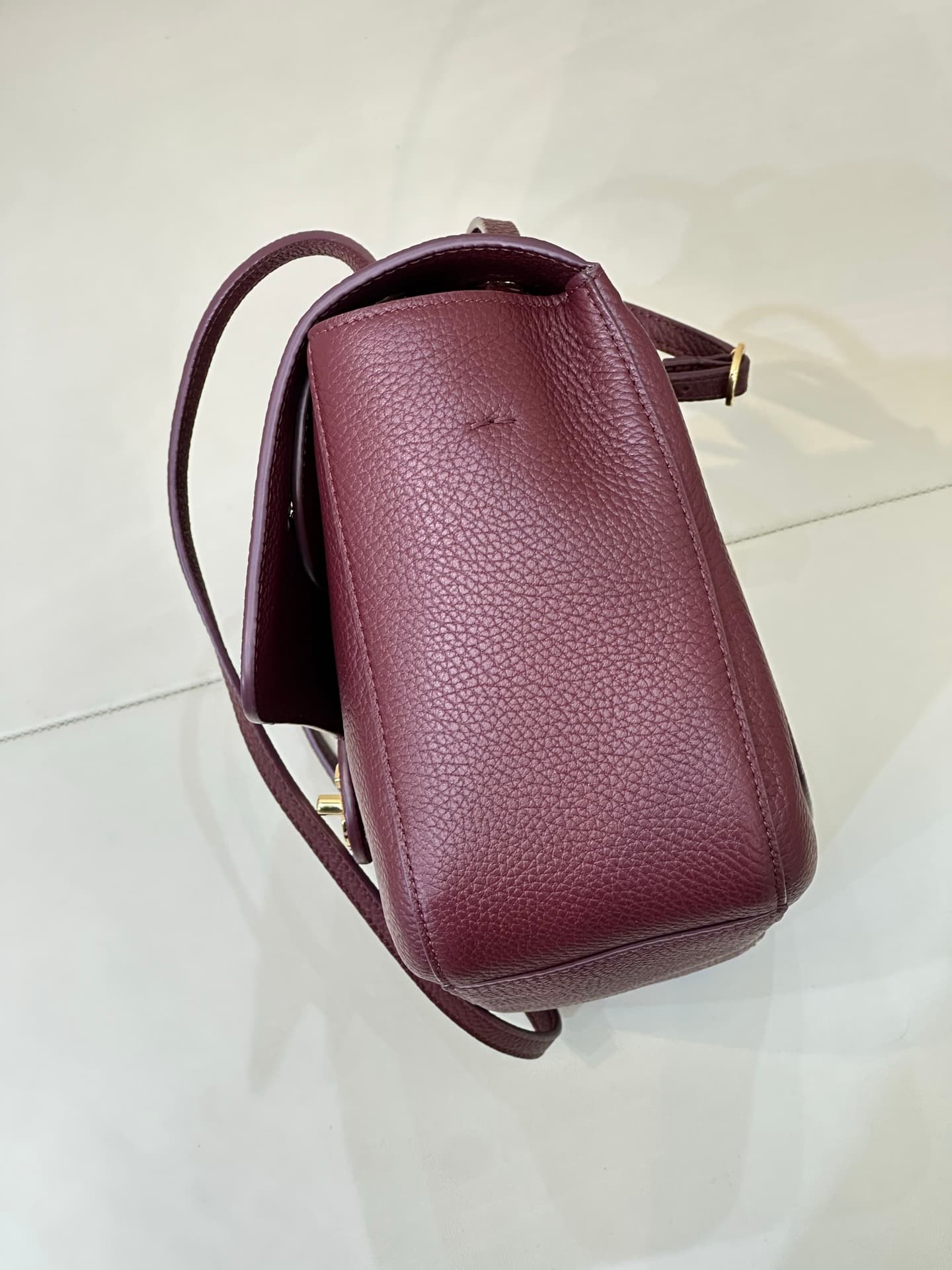 Chanel Maxi Flapbag Grained Calfskin & Gold-Tone Metal Claret AS6231 TOP