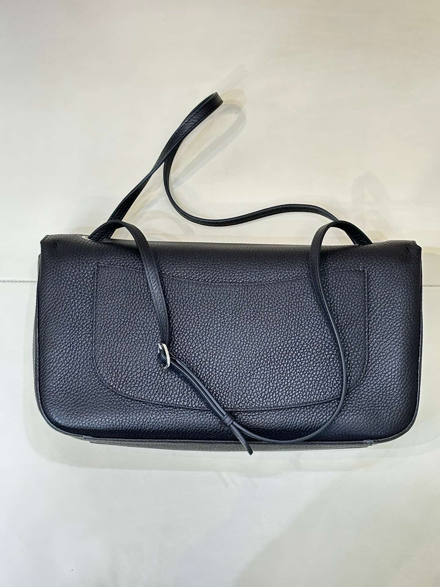 Chanel Maxi Flapbag Grained Calfskin & Silver-Tone Metal Black AS6231 TOP