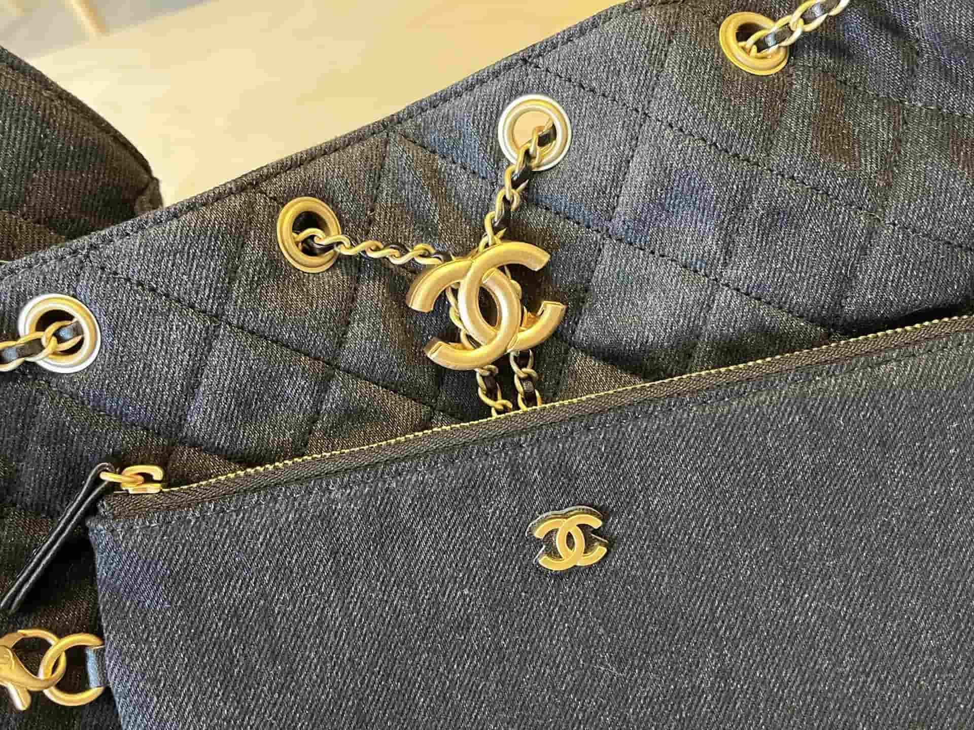 Chanel 25 Medium Hobo Medium handbag AS5311 Denim & Gold-tone Metal Black A