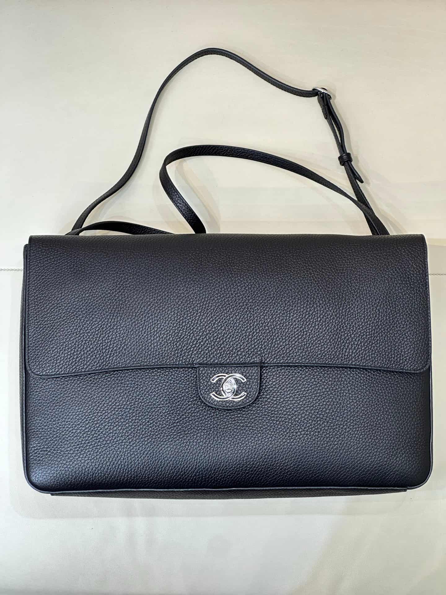 Chanel Maxi Flapbag Grained Calfskin & Silver Metal Black AS6233 TOP