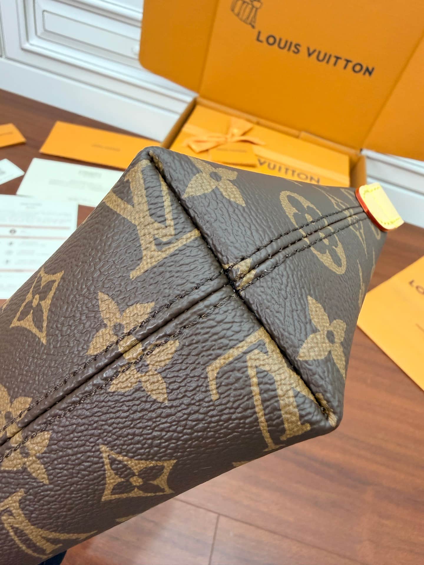 Louis Vuitton Pochette Hills Monogram coated canvas M27509 TOP