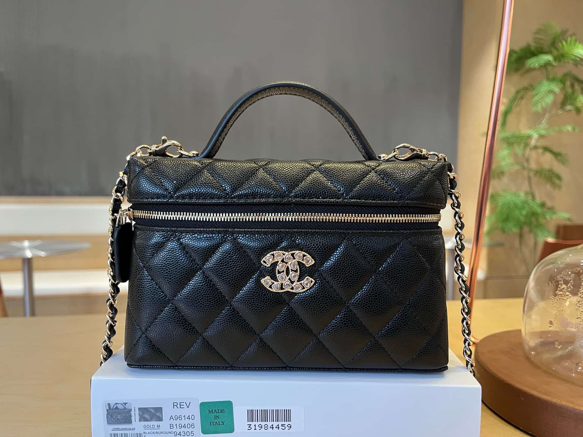 Chanel Vanity with Chain Grained Shiny Calfskin & Gold-Tone Black A96140 A