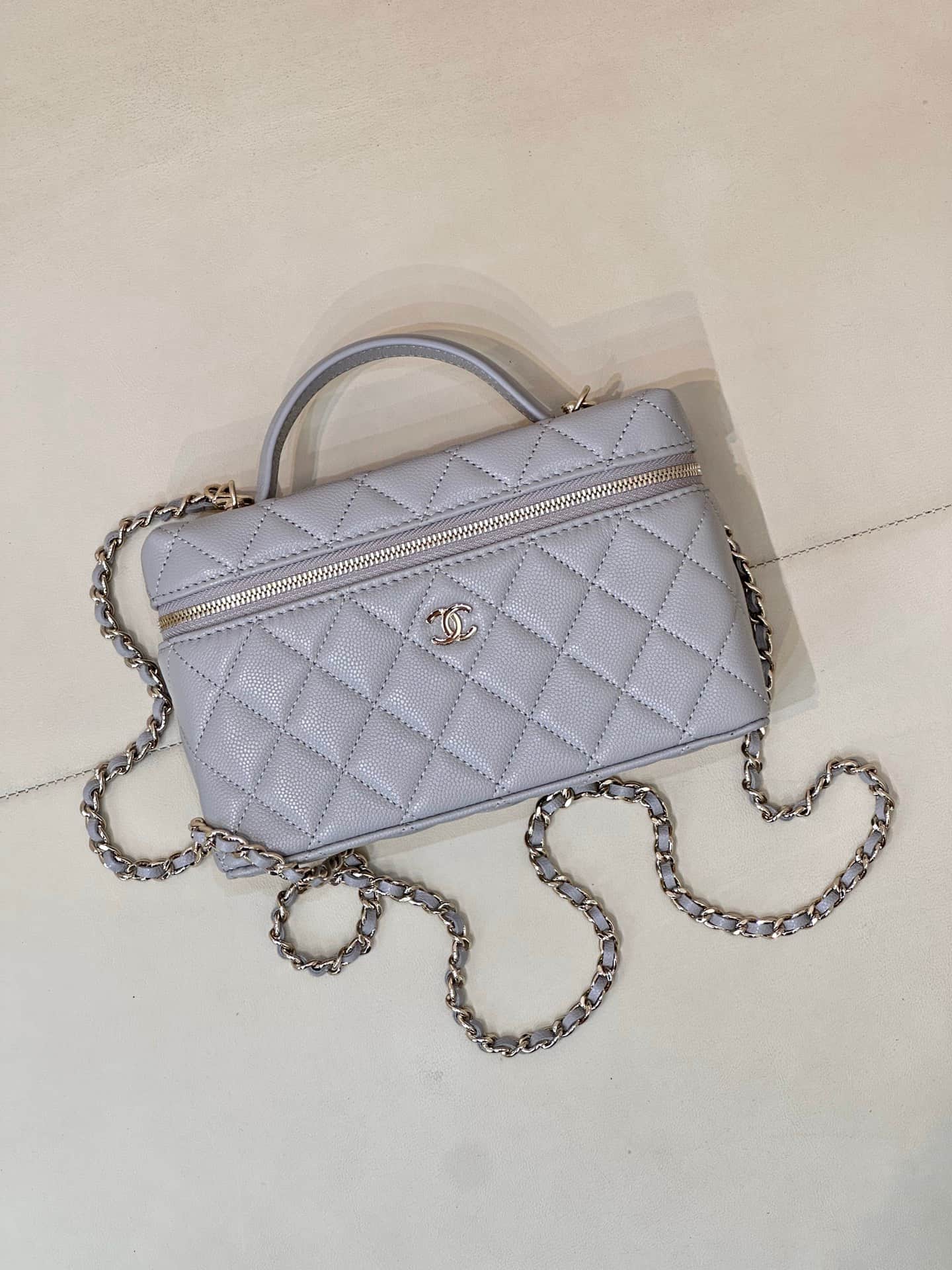 Chanel Classic Vanity with Chain Grained Calfskin & Gold-Tone Metal Grey AP4385 TOP