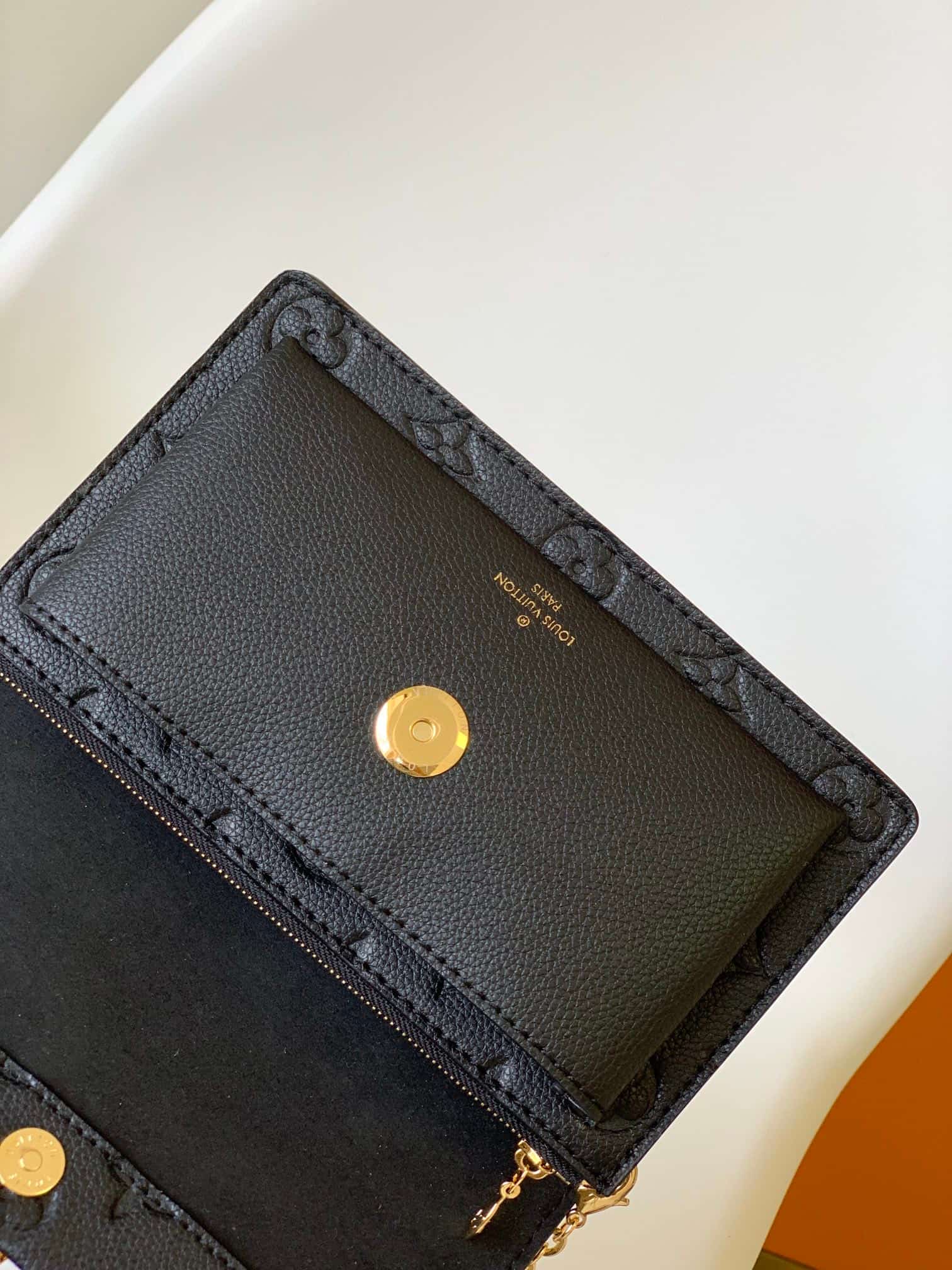 Louis Vuitton Vavin Chain Wallet Black Embossed cowhide leather M67839 High