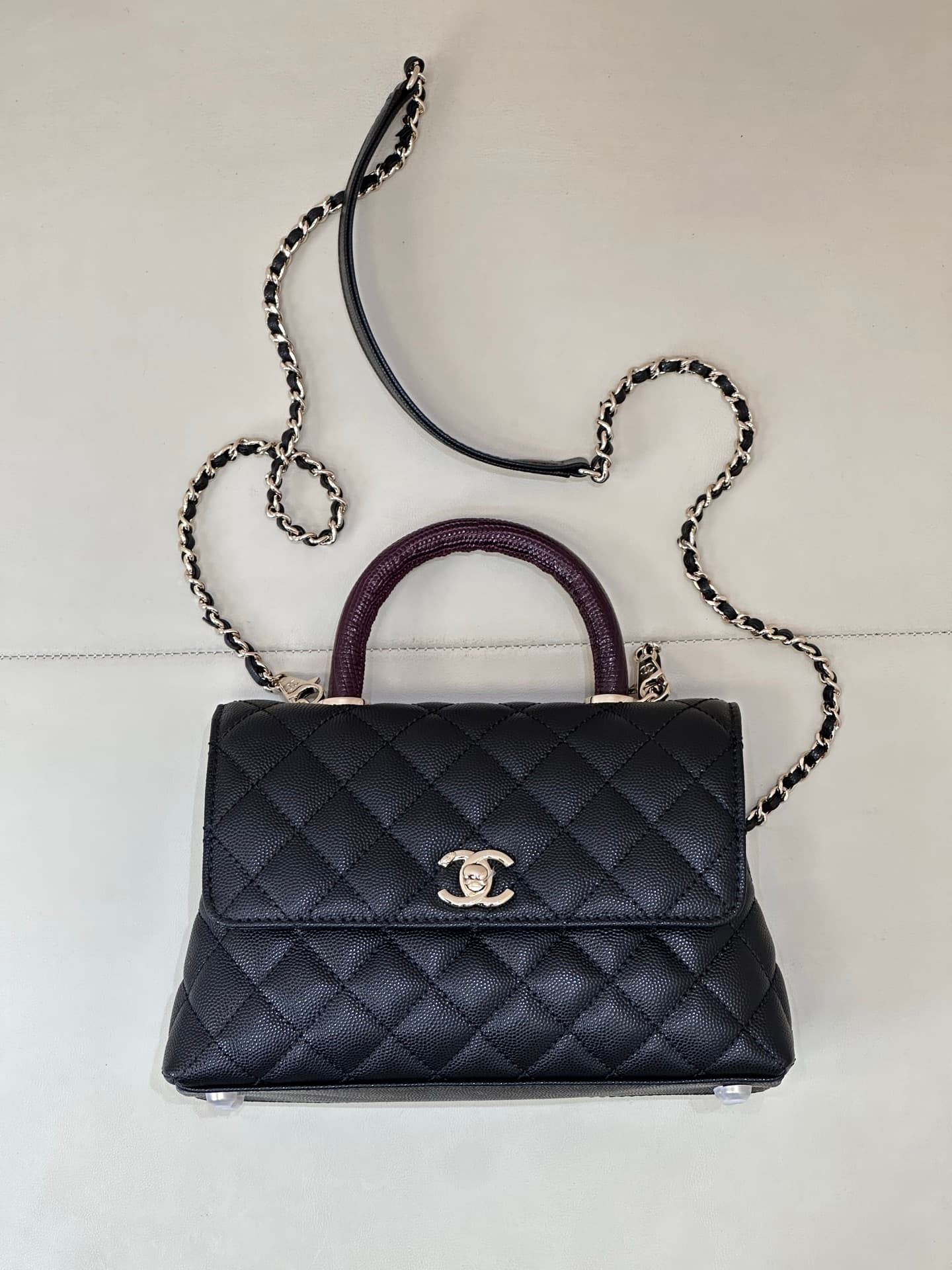 FLAP BAG WITH TOP Embossed Lizard HANDLE Grained Calfskin & Gold-Tone Metal A92990 Black  TOP