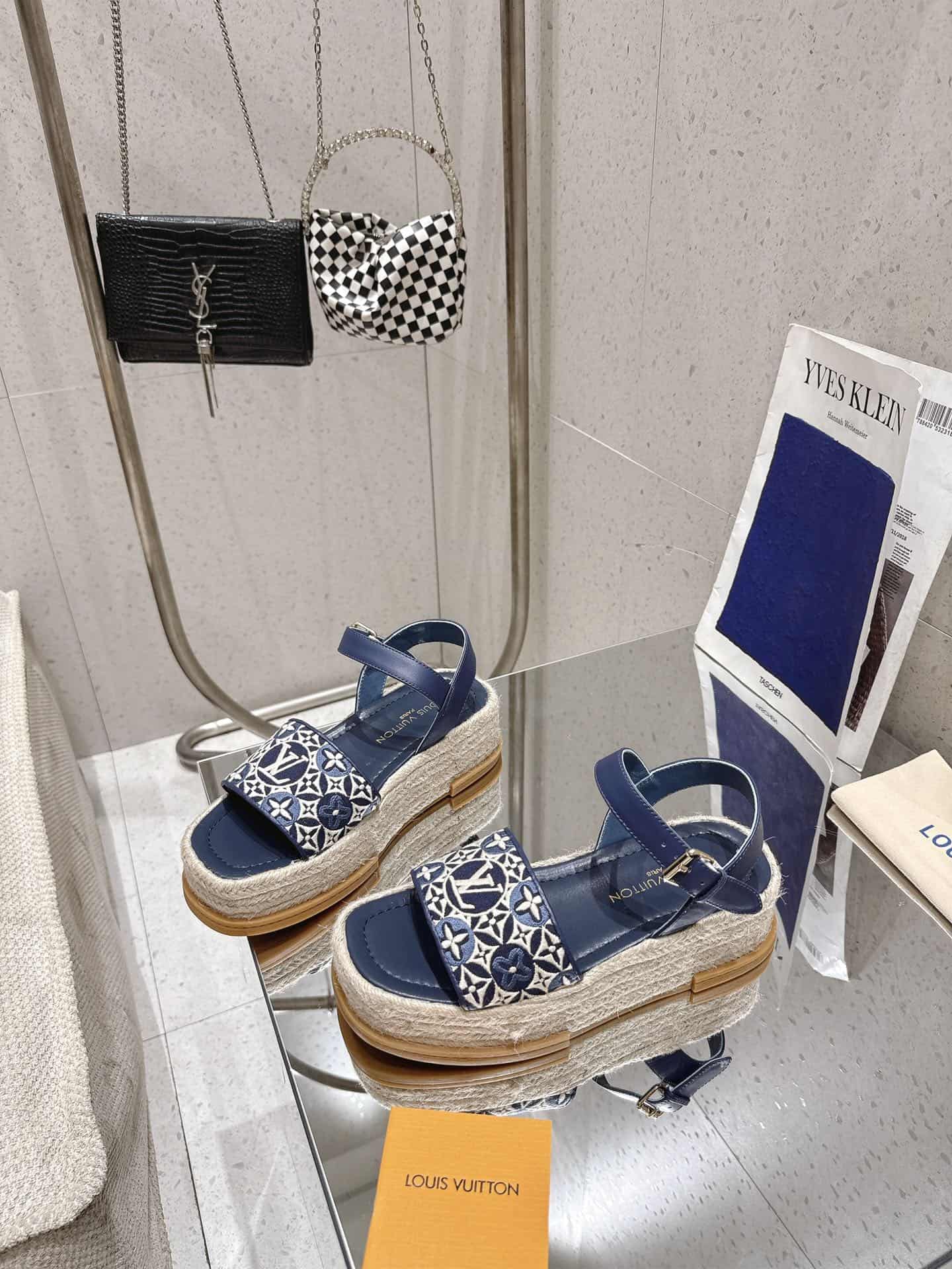 Louis Vuitton Sandal shoes Women