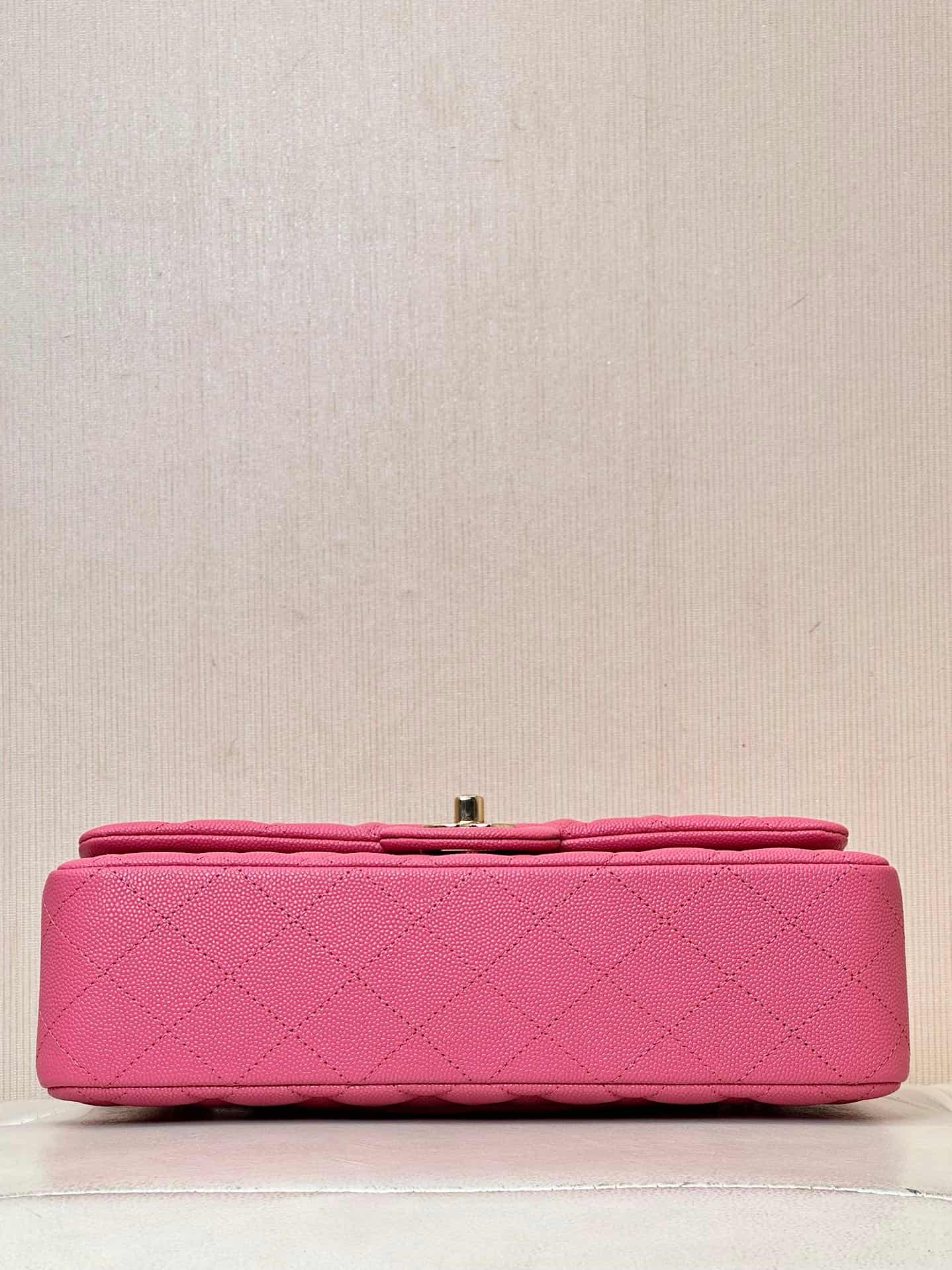 Chanel Medium CLASSIC HANDBAG Grained  Calfskin & Gold-Tone Metal Peach TOP