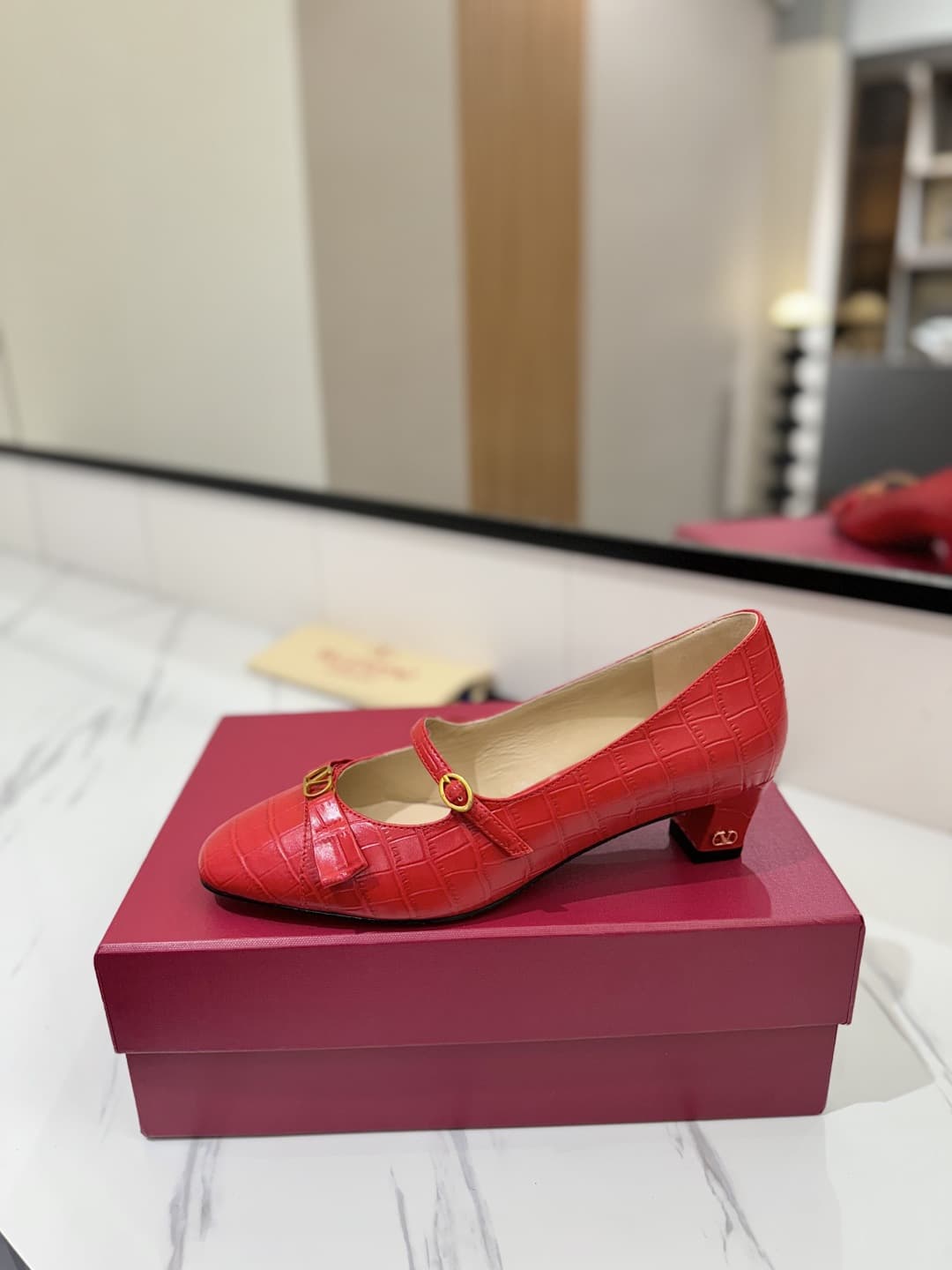 Valentino Garavani Bowow Pump Shoes Women