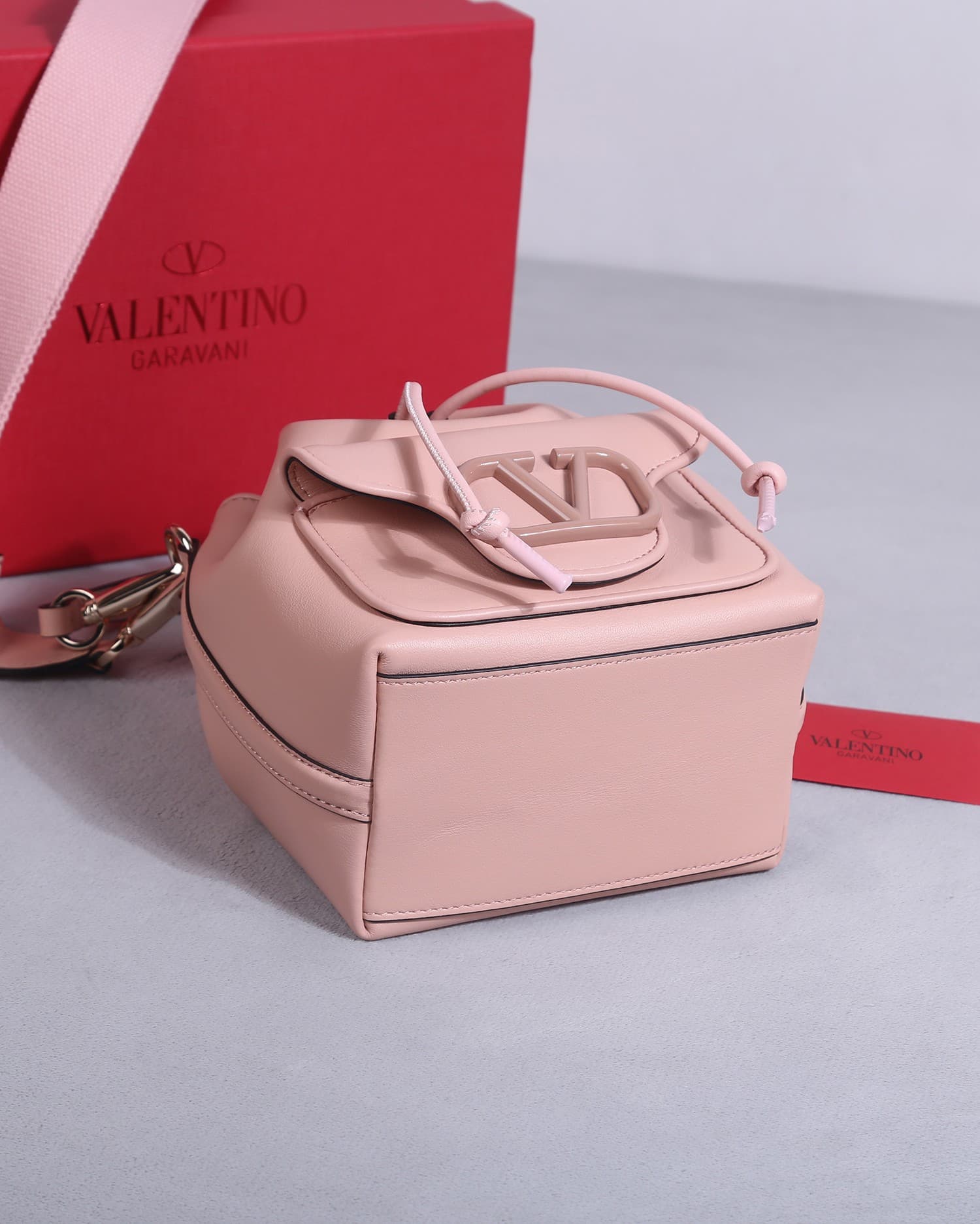 Valentino Garavani Locò calfskin leather bucket bag in soft pink 22058 High