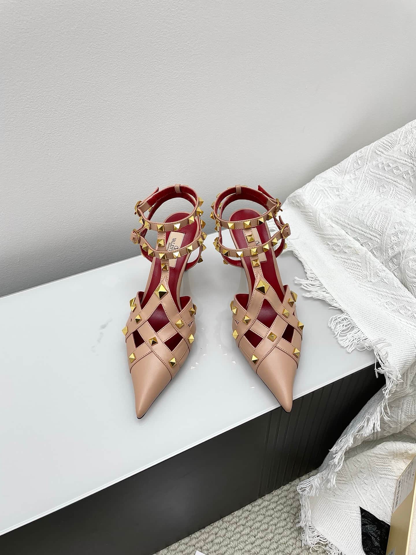 Valentino Garavani Studdy Leather Pump Shoes Women