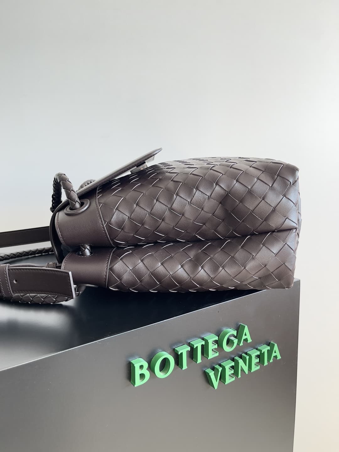 BV Andiamo Messenger Top