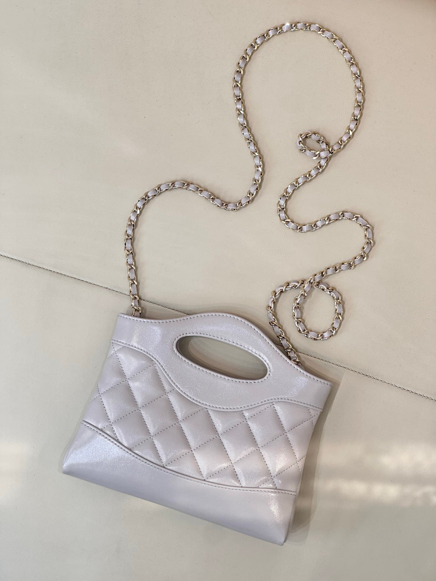 Chanel Clutch with chain Lambskin & Gold-Tone Metal AP3656 Light Grey TOP
