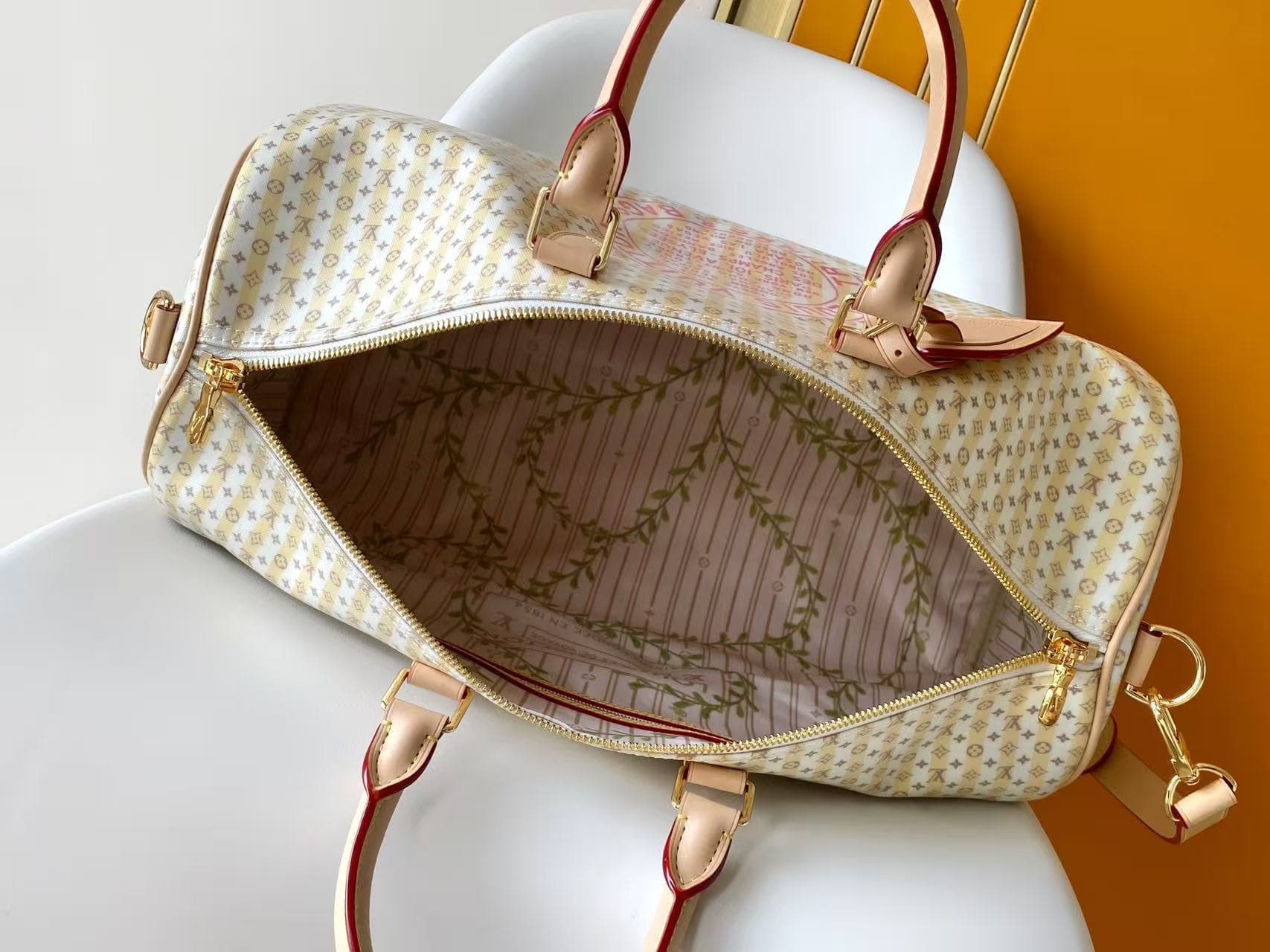 Louis Vuitton Keepall Bandoulière 45 Banana Yellow LV Stamp linen-and-cotton coated canvas M28678 High