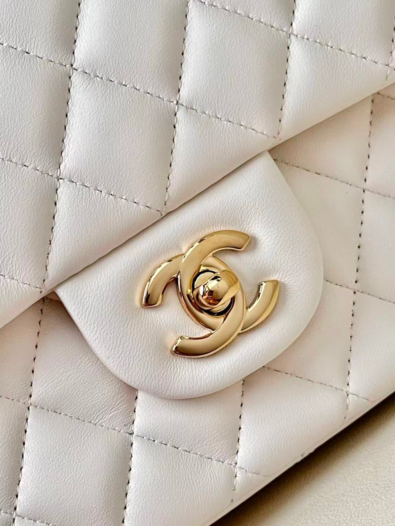 Chanel Medium CLASSIC HANDBAG Lambskin Gold-Tone Metal White TOP